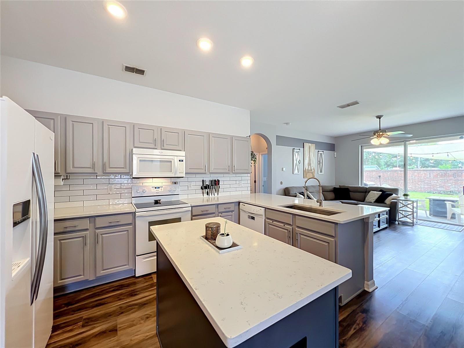 Single Family Residence at 912 MAGNOLIA BLOSSOM CT, APOPKA, photo 10 of 56