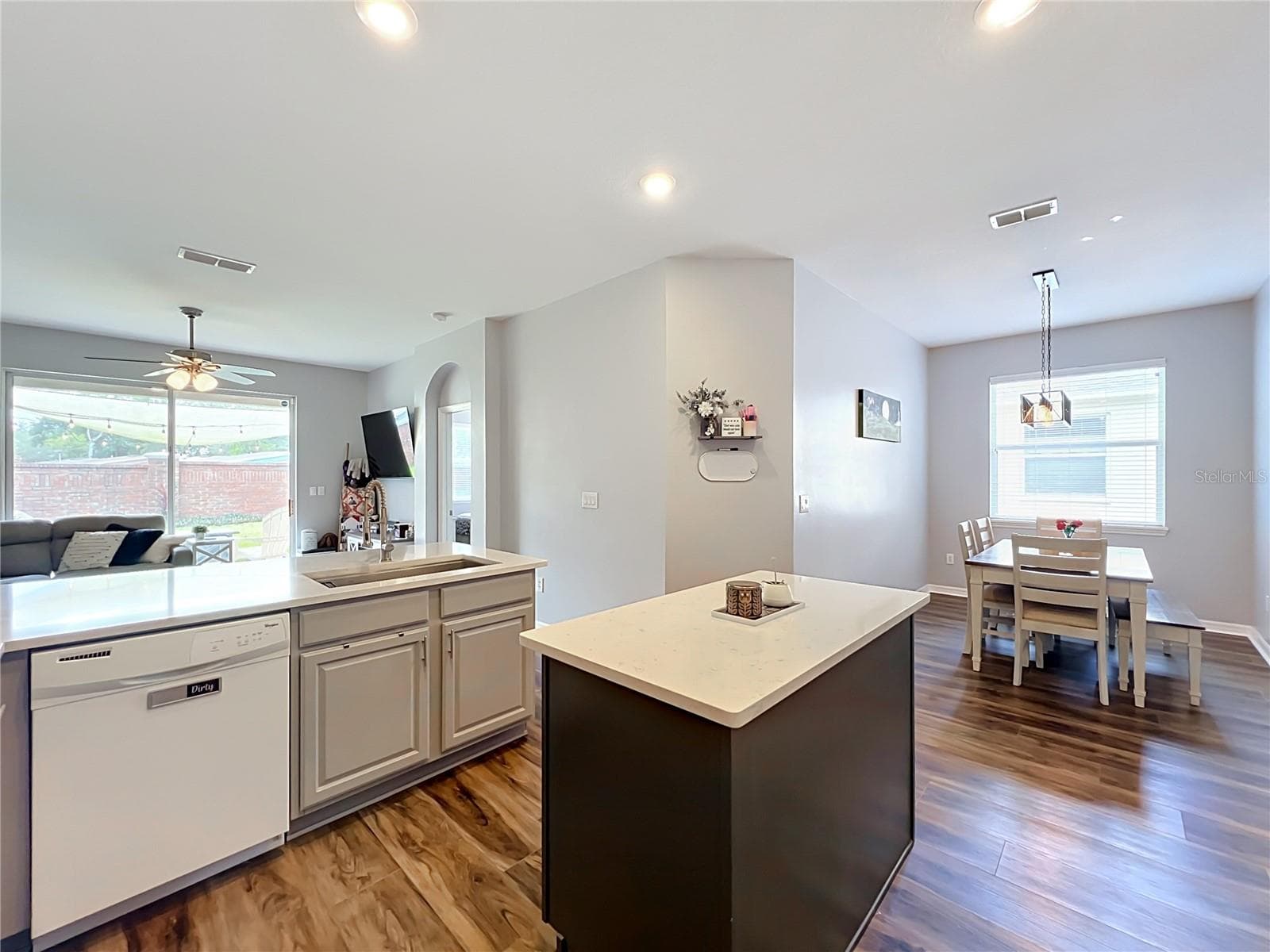 Single Family Residence at 912 MAGNOLIA BLOSSOM CT, APOPKA, photo 12 of 56