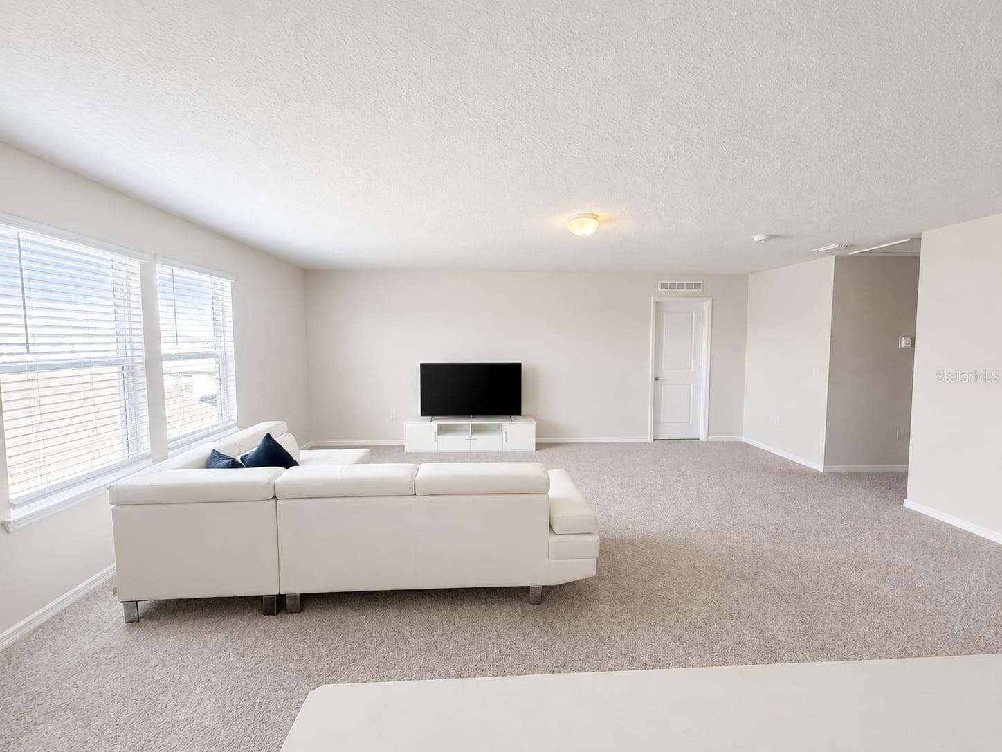 Single Family Residence at 3078 NORCOTT DR, DAVENPORT, photo 10 of 15