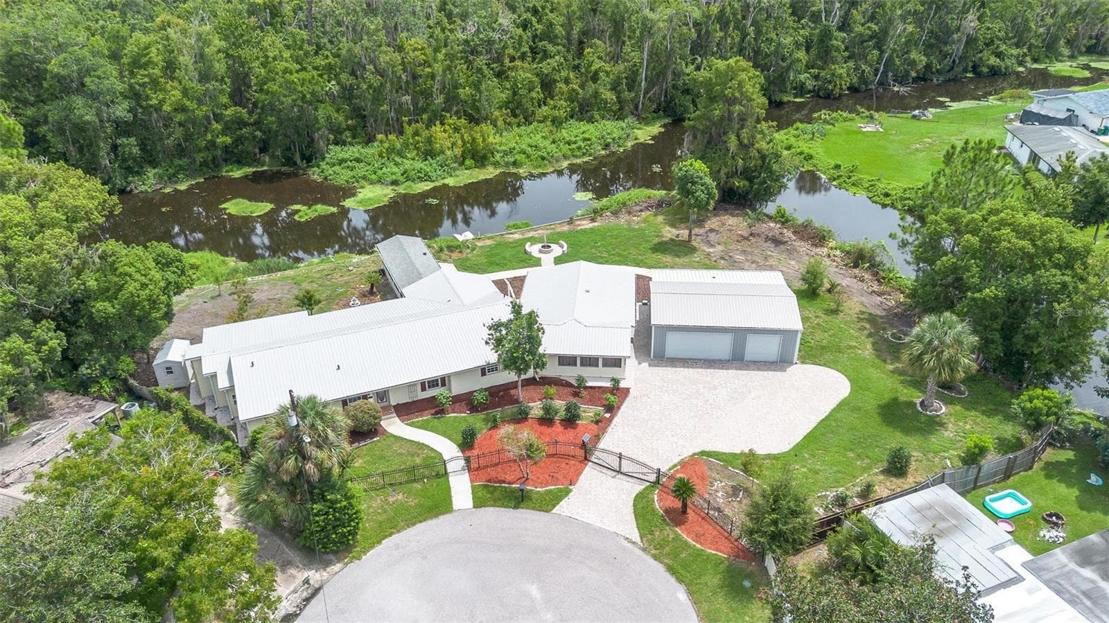 507 PHYLLIS CIR
