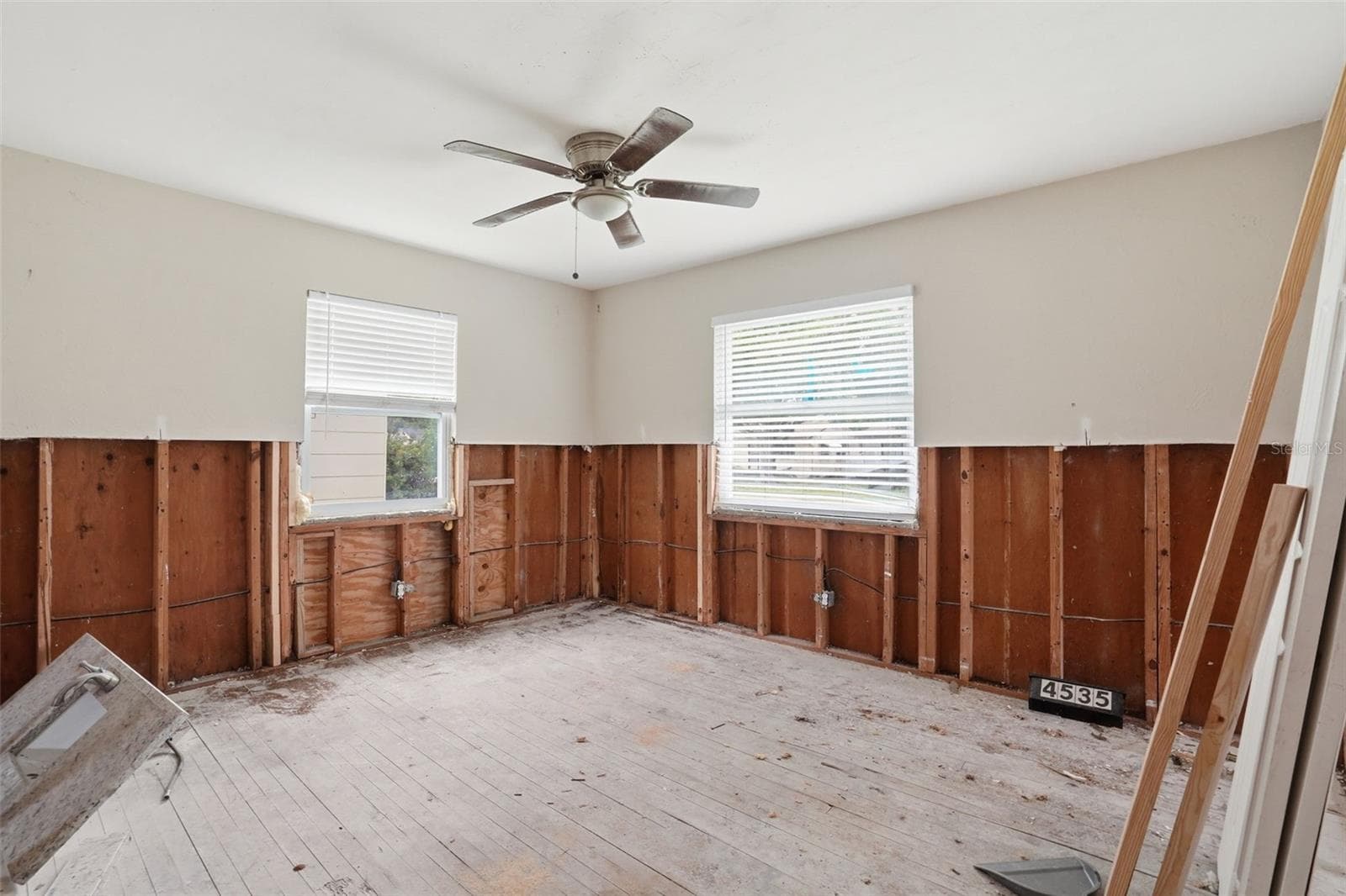 Single Family Residence at 4535 EMERSON AVE S, ST PETERSBURG, photo 8 of 28