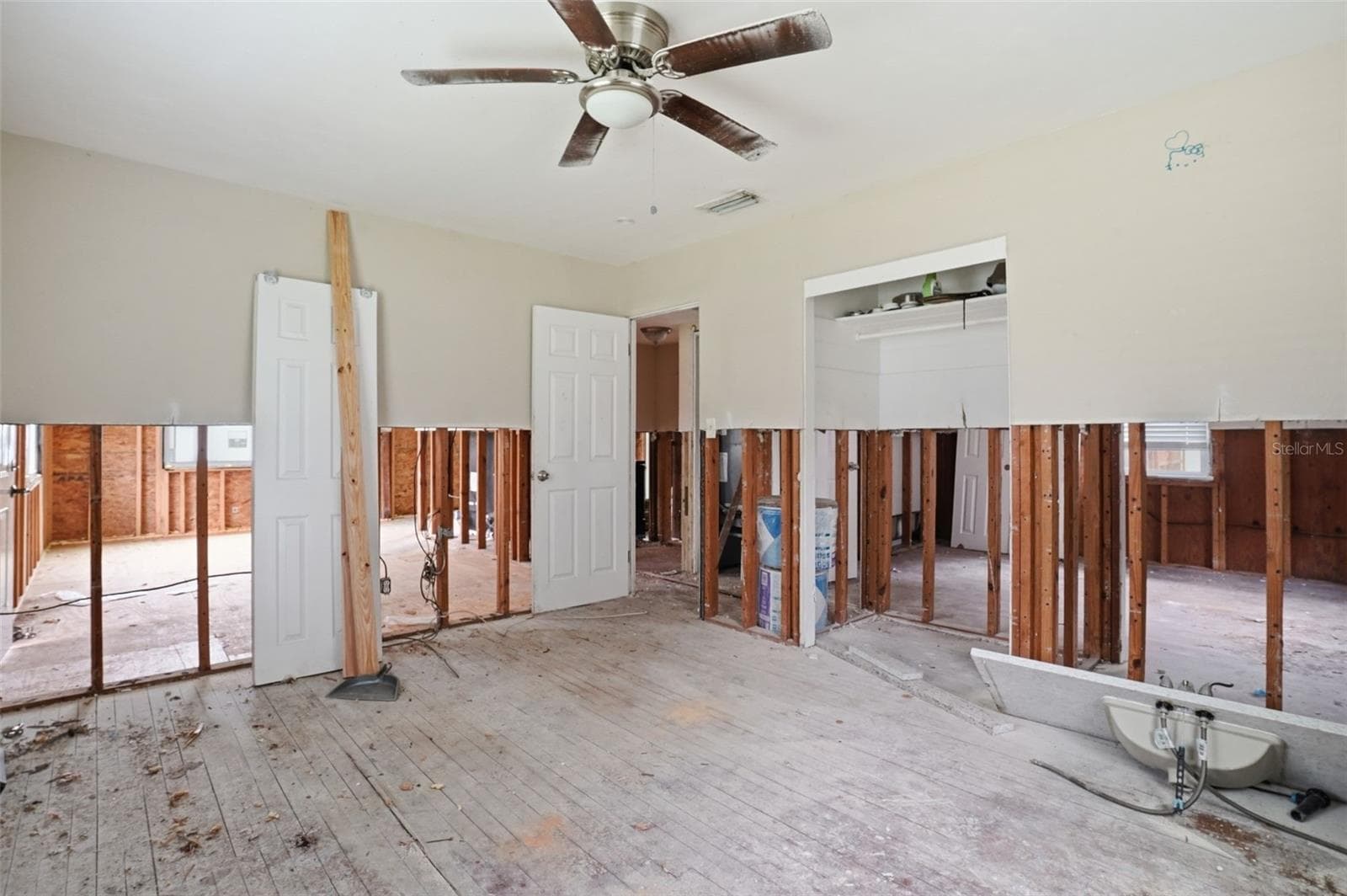 Single Family Residence at 4535 EMERSON AVE S, ST PETERSBURG, photo 9 of 28