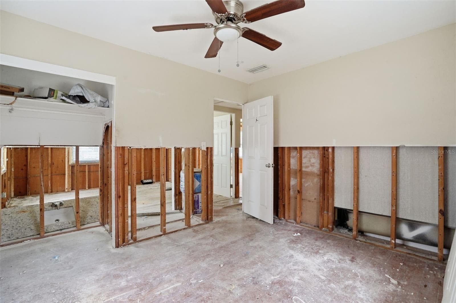 Single Family Residence at 4535 EMERSON AVE S, ST PETERSBURG, photo 11 of 28