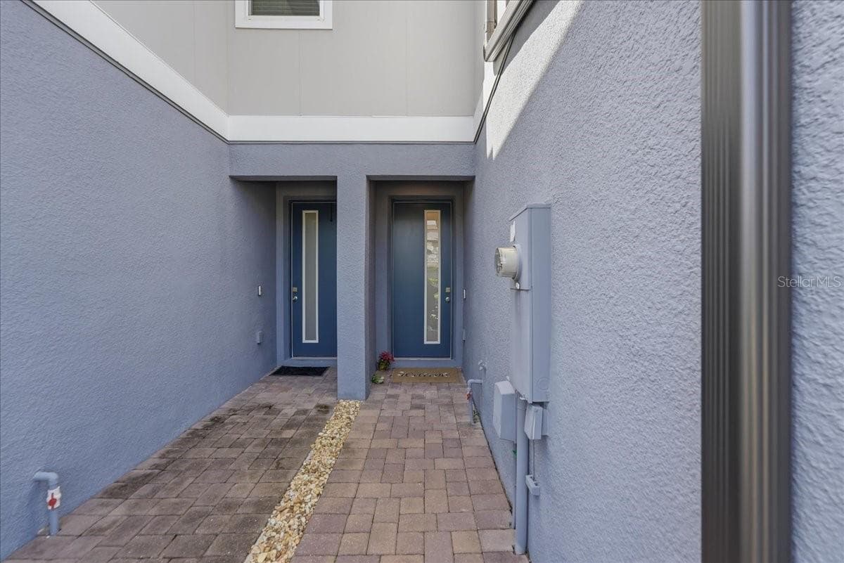Townhouse at 2349 SHADOWLAND LOOP, WINTER PARK, photo 2 of 36