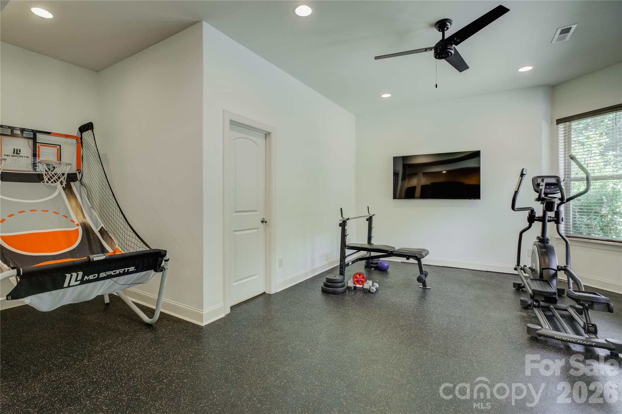 Spacious area perfect for a home gym. - 2324 Sommerton Glen, Indian Land