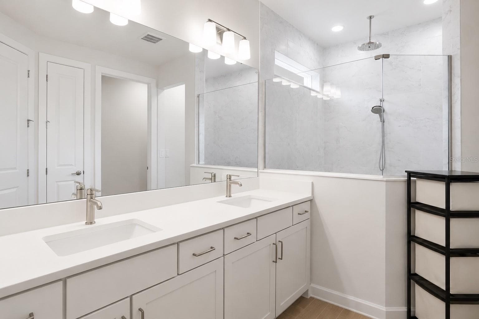 Master Bedroom Vanities - 2511 PINE PRESERVE CT, ST CLOUD