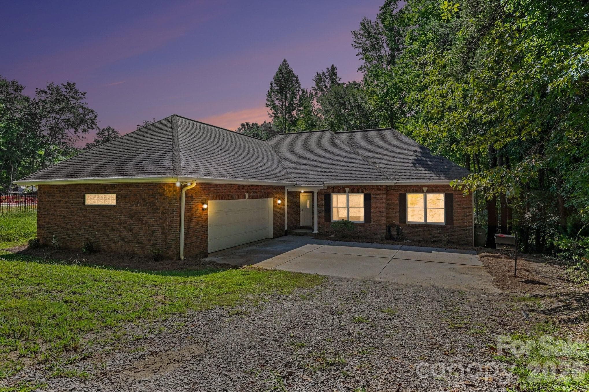 8271 Long Island Road