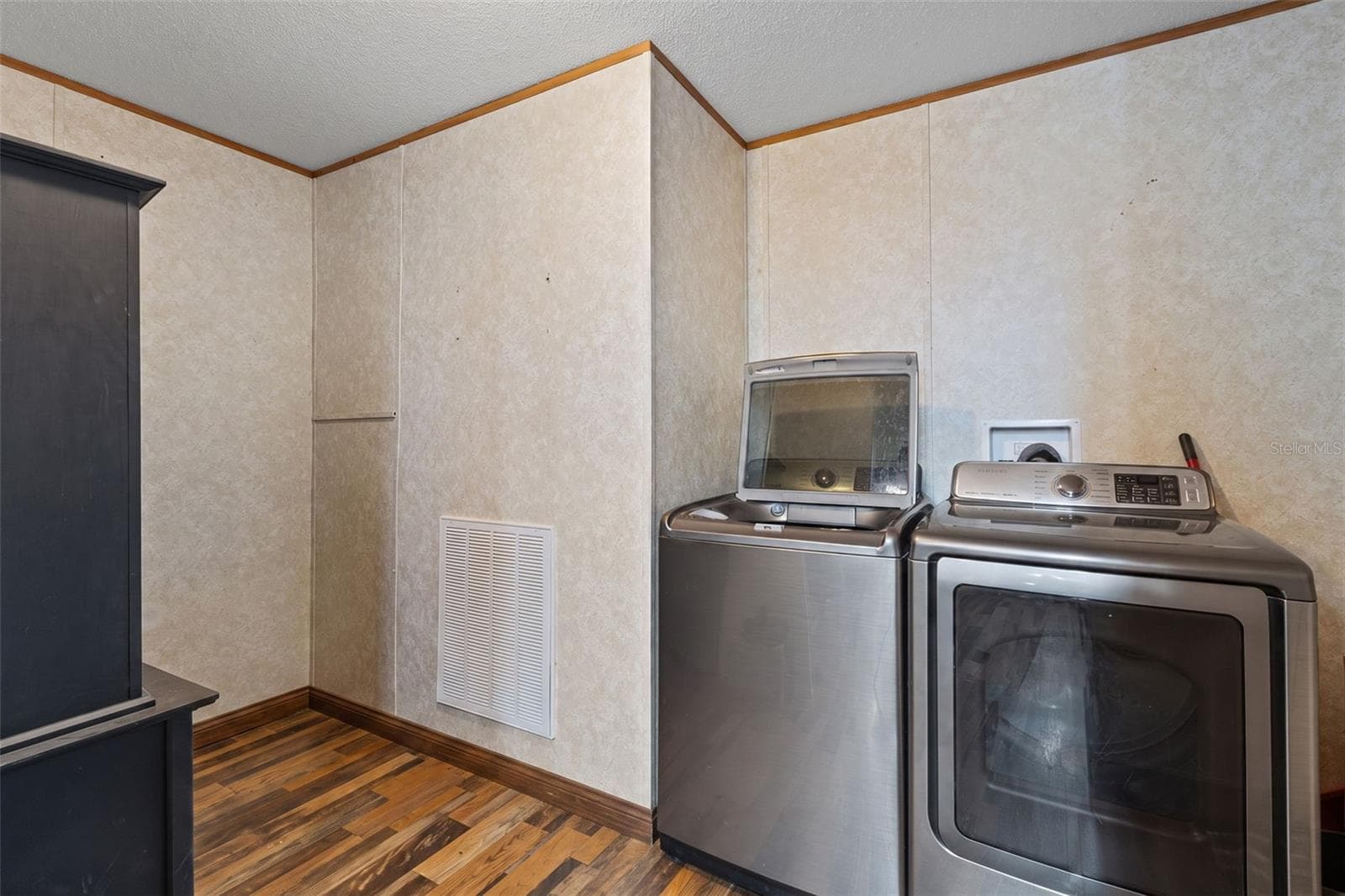 Manufactured Home at 140 SW SPAULDING CT, FORT WHITE, photo 11 of 66