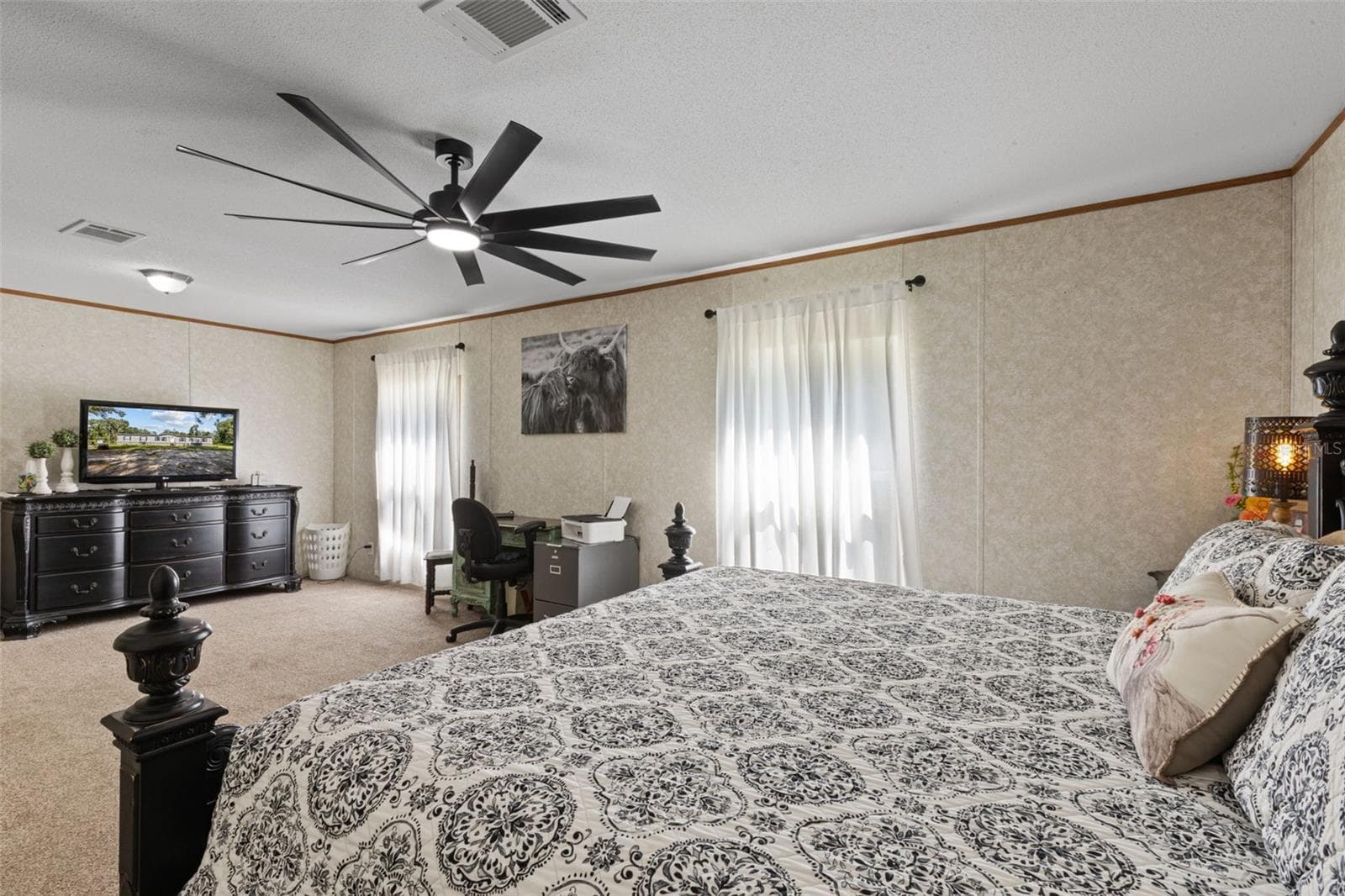Manufactured Home at 140 SW SPAULDING CT, FORT WHITE, photo 3 of 66