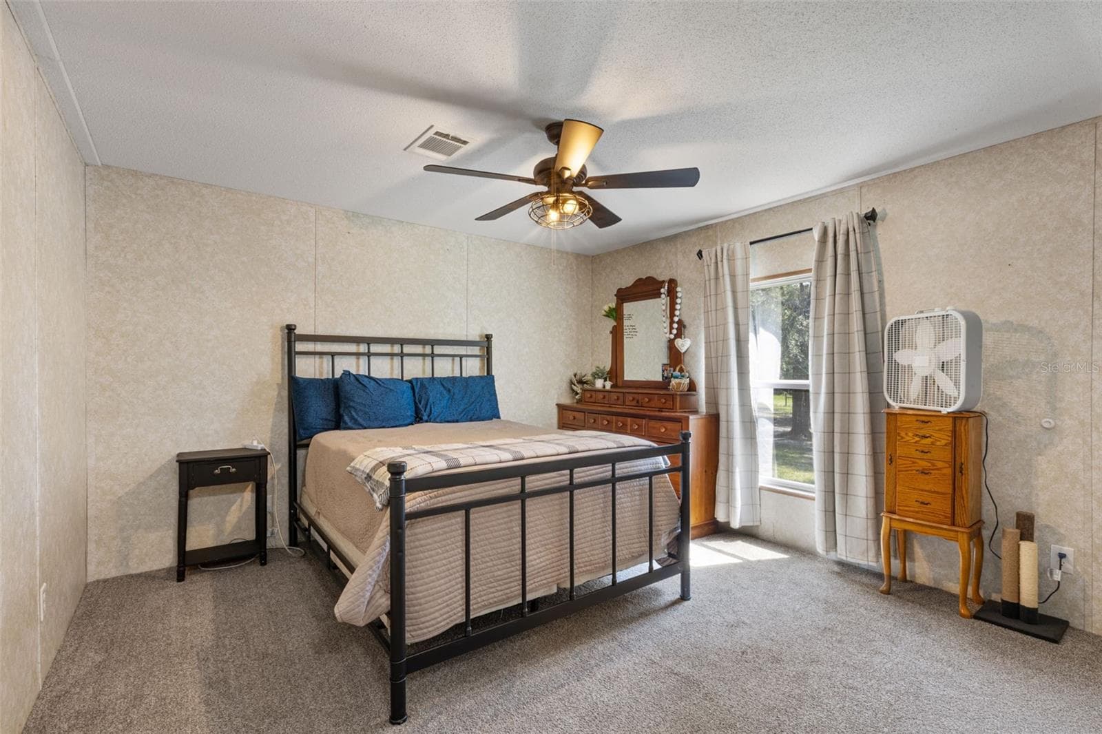 Manufactured Home at 140 SW SPAULDING CT, FORT WHITE, photo 16 of 66