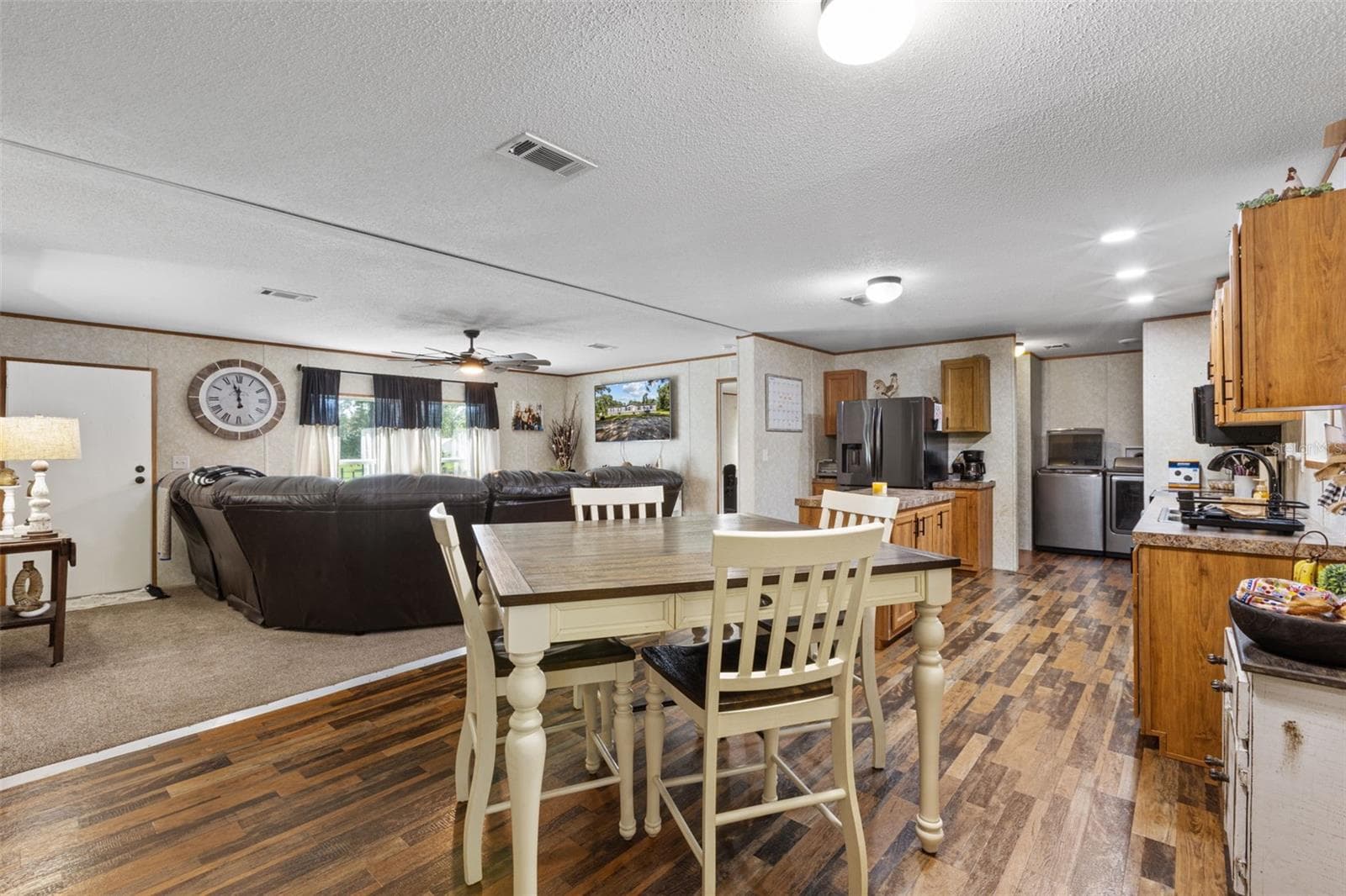 Manufactured Home at 140 SW SPAULDING CT, FORT WHITE, photo 23 of 66