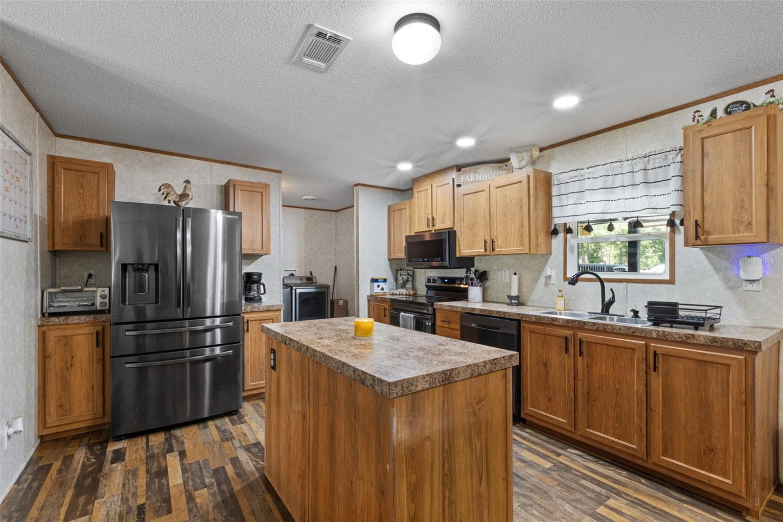 Manufactured Home at 140 SW SPAULDING CT, FORT WHITE, photo 24 of 66