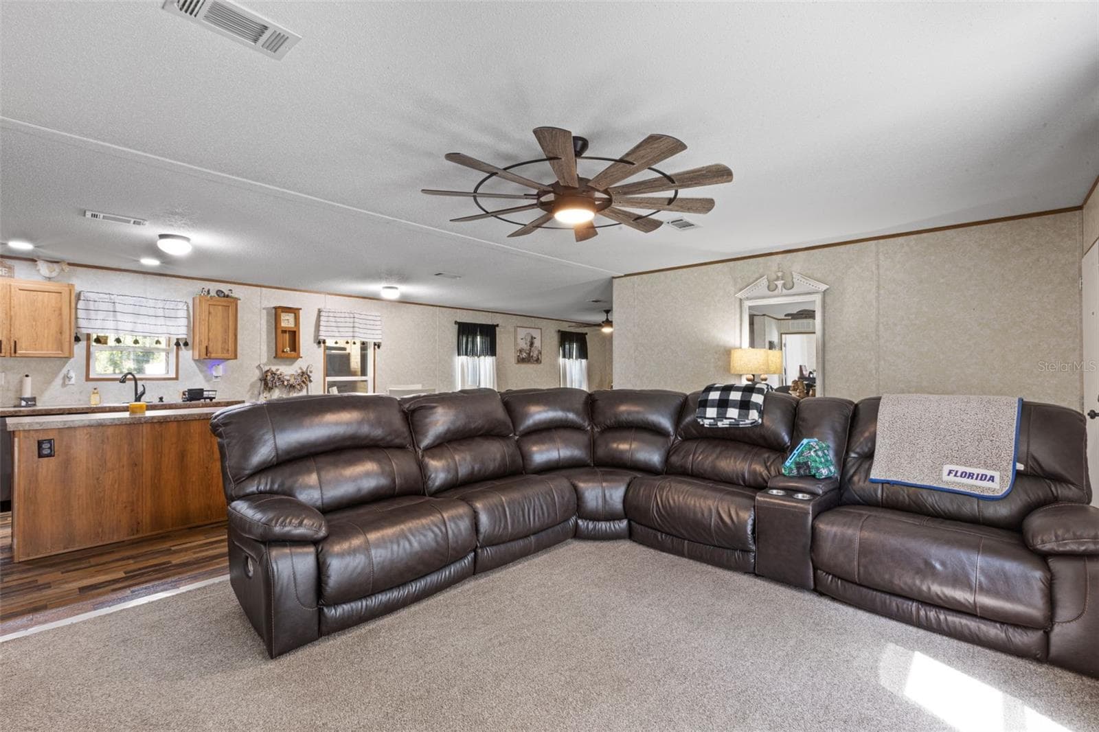 Manufactured Home at 140 SW SPAULDING CT, FORT WHITE, photo 25 of 66