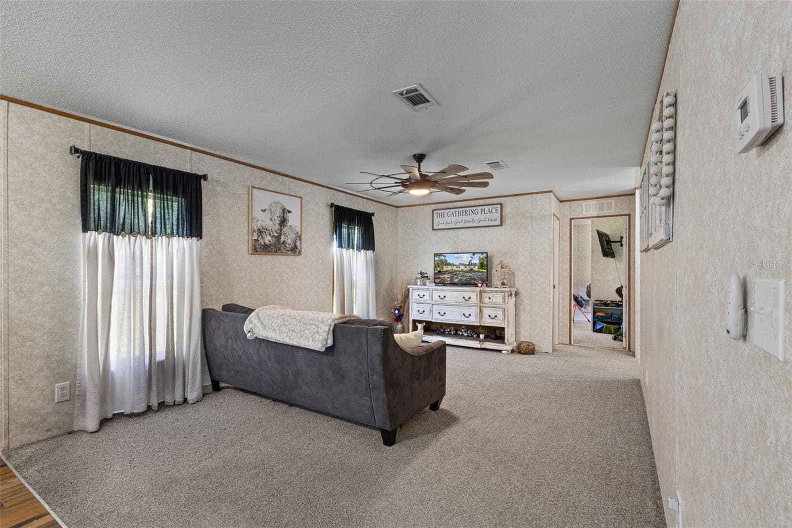 Manufactured Home at 140 SW SPAULDING CT, FORT WHITE, photo 27 of 66