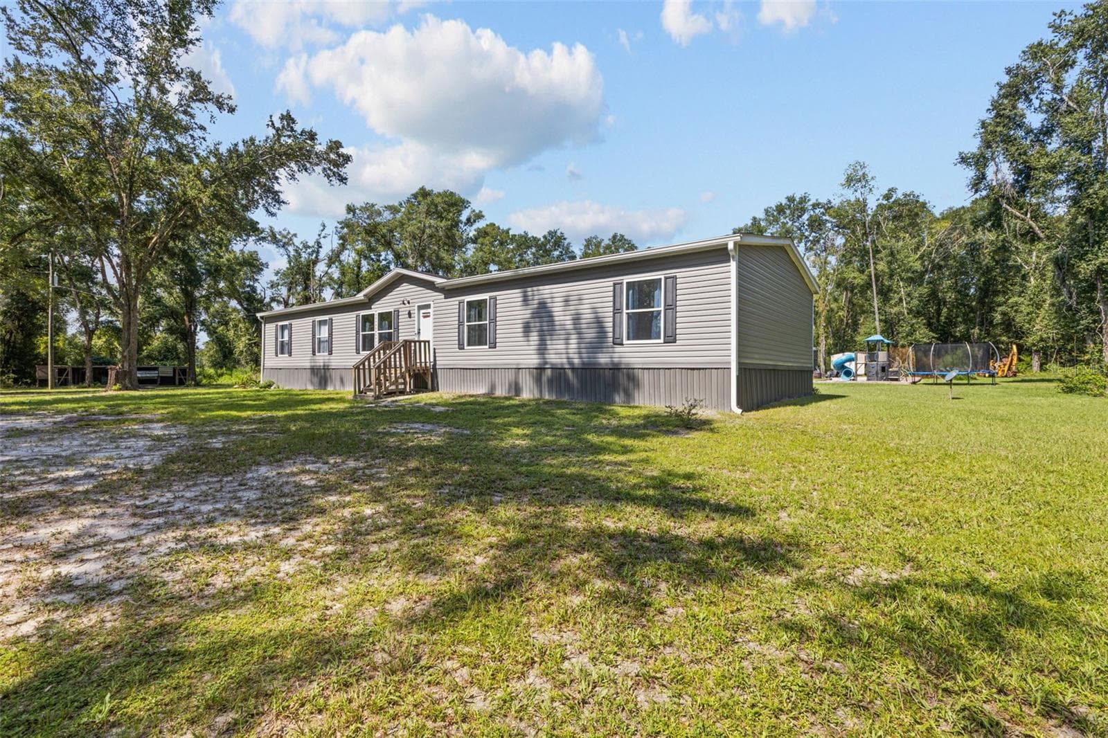 Manufactured Home at 140 SW SPAULDING CT, FORT WHITE, photo 42 of 66