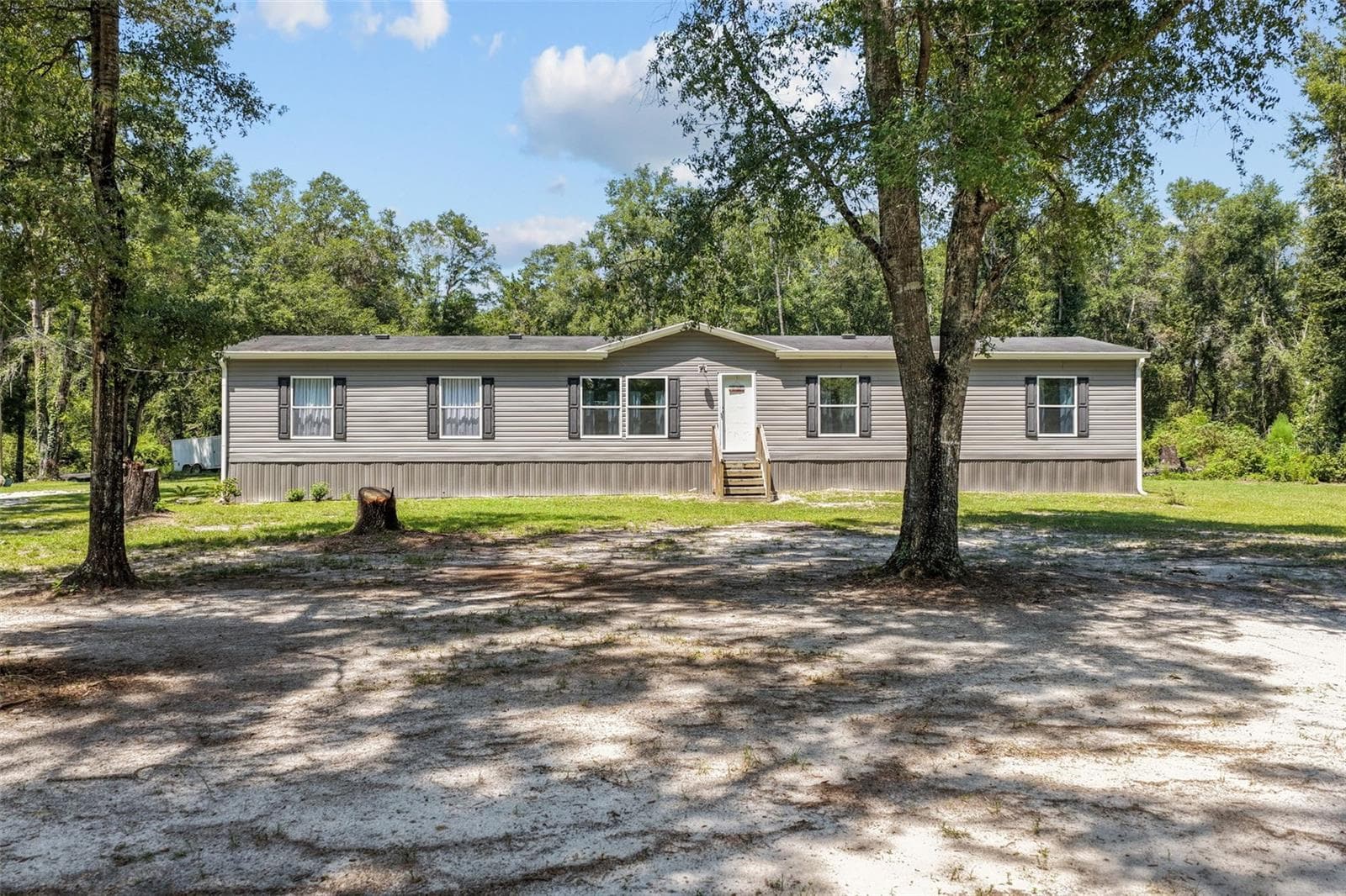 Manufactured Home at 140 SW SPAULDING CT, FORT WHITE, photo 51 of 66