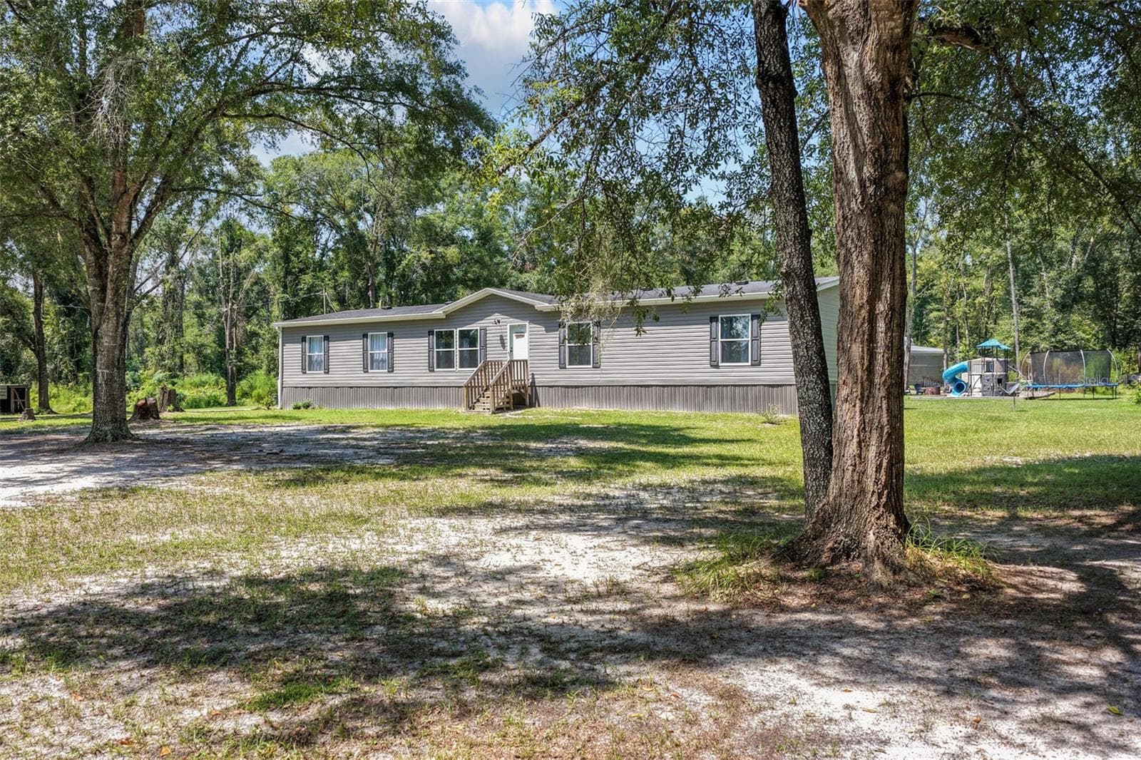 Manufactured Home at 140 SW SPAULDING CT, FORT WHITE, photo 59 of 66