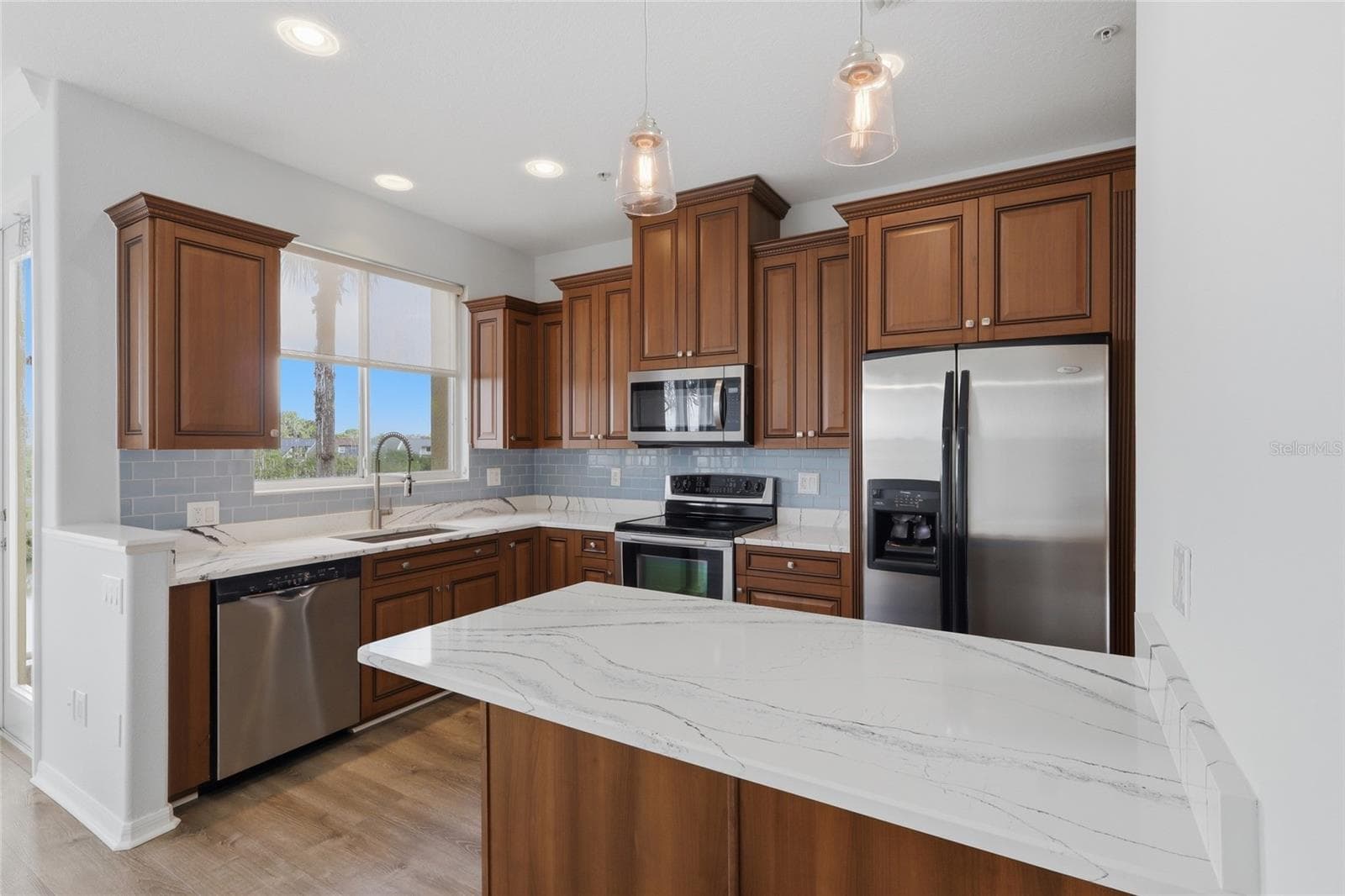 Townhouse at 8703 SUNRISE JIB WAY, TAMPA, photo 11 of 57