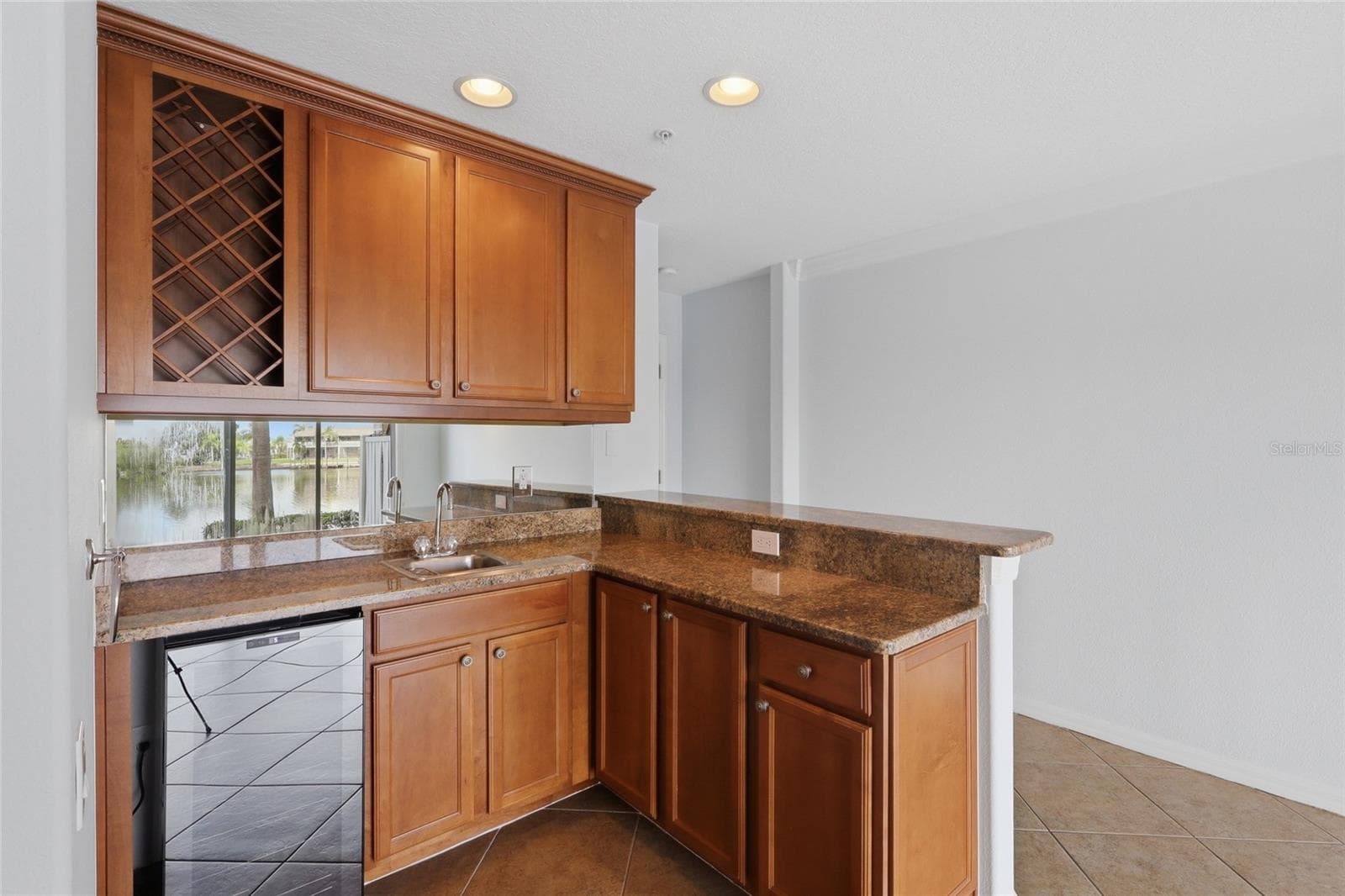 Townhouse at 8703 SUNRISE JIB WAY, TAMPA, photo 38 of 57