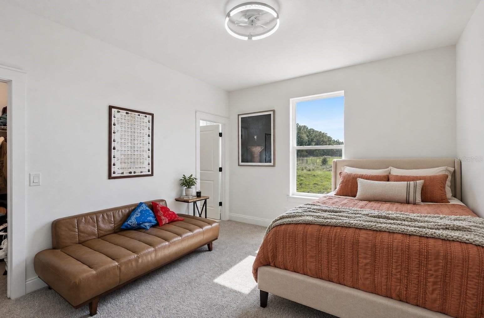 Bedroom suite w/attached bath - 15652 GENTLE RAIN DR, WINTER GARDEN