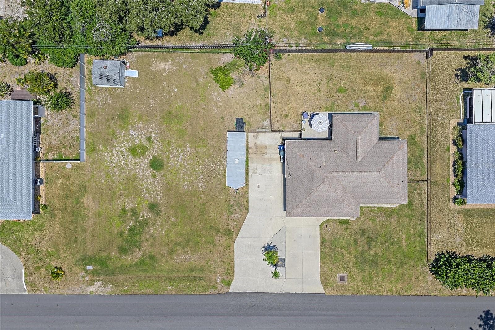 16,000 sqft lot - 1488 JUPITER RD, VENICE