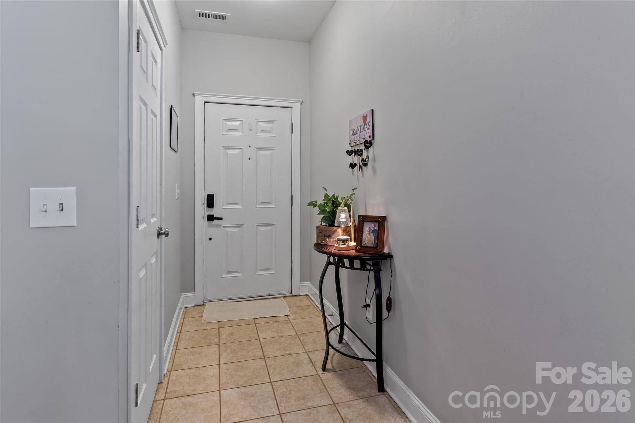 Single Family Residence at 13502 Glencreek Lane, Huntersville, photo 4 of 34