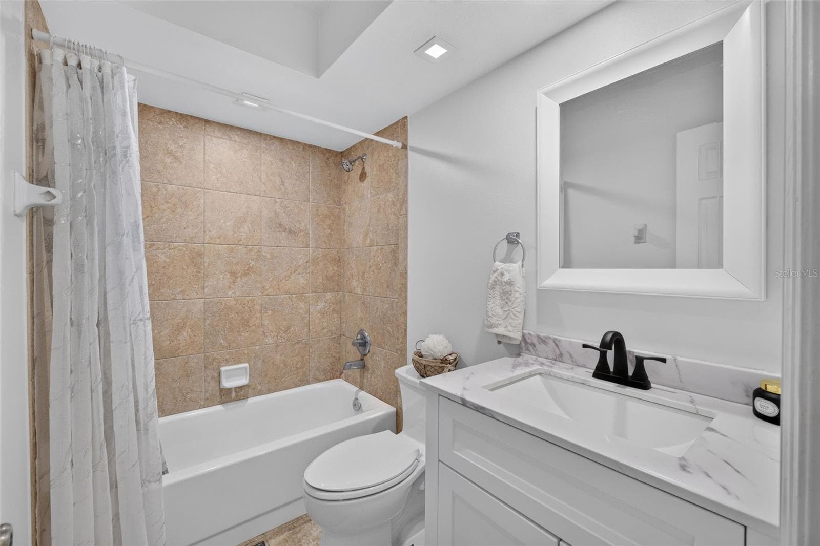 Single Family Residence at 2144 MAJESTIC WOODS BLVD, APOPKA, photo 31 of 47