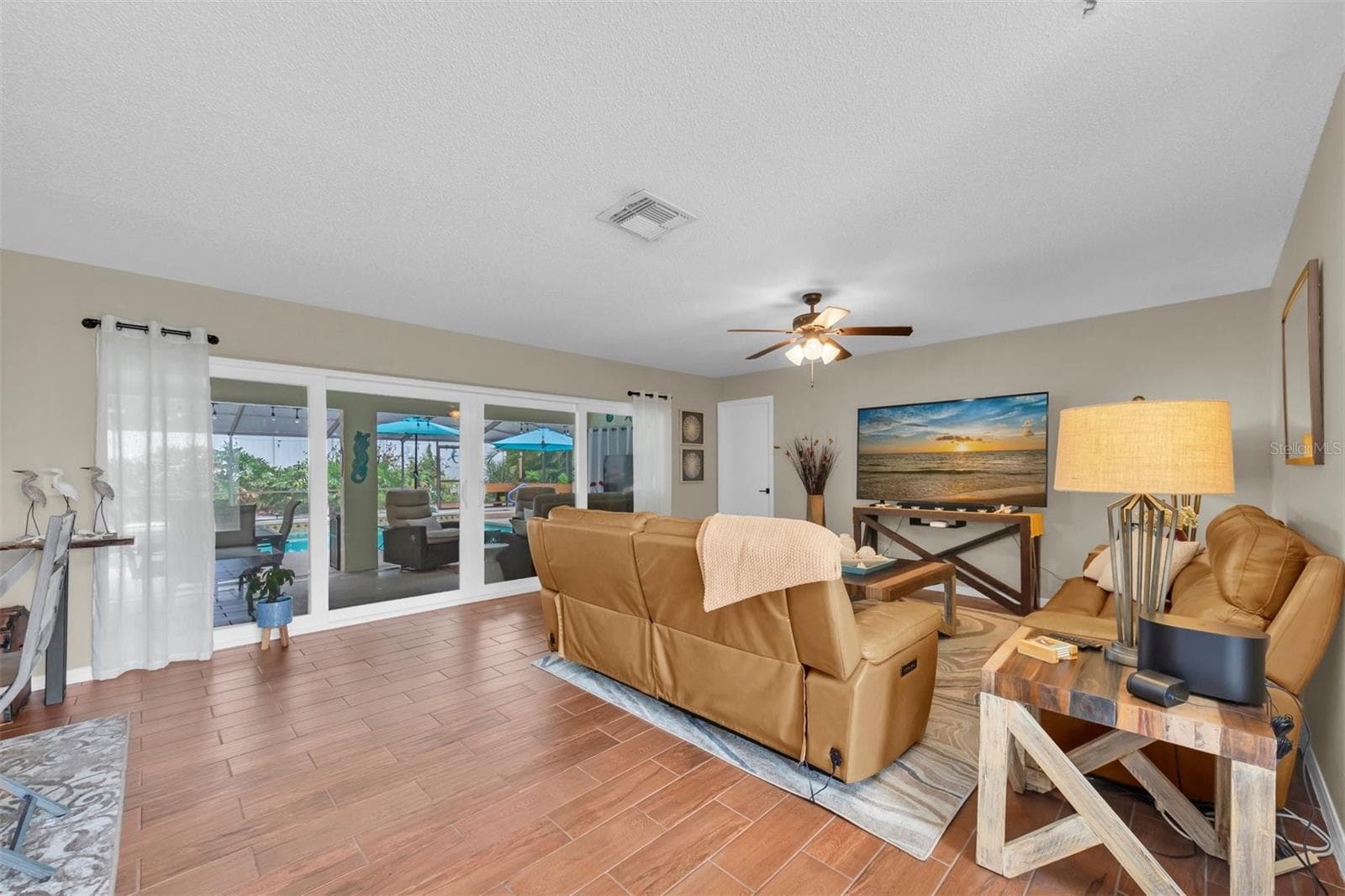 Single Family Residence at 207 AMESBURY CIR, SUN CITY CENTER, photo 5 of 53