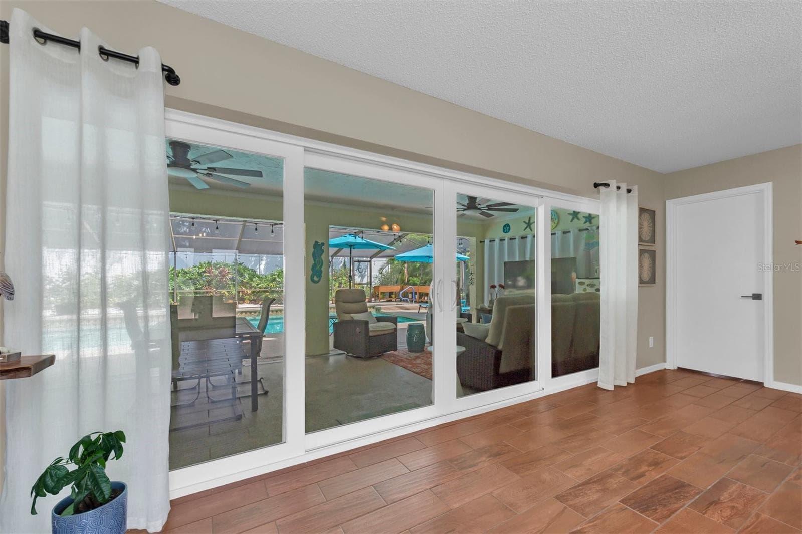 Single Family Residence at 207 AMESBURY CIR, SUN CITY CENTER, photo 11 of 53