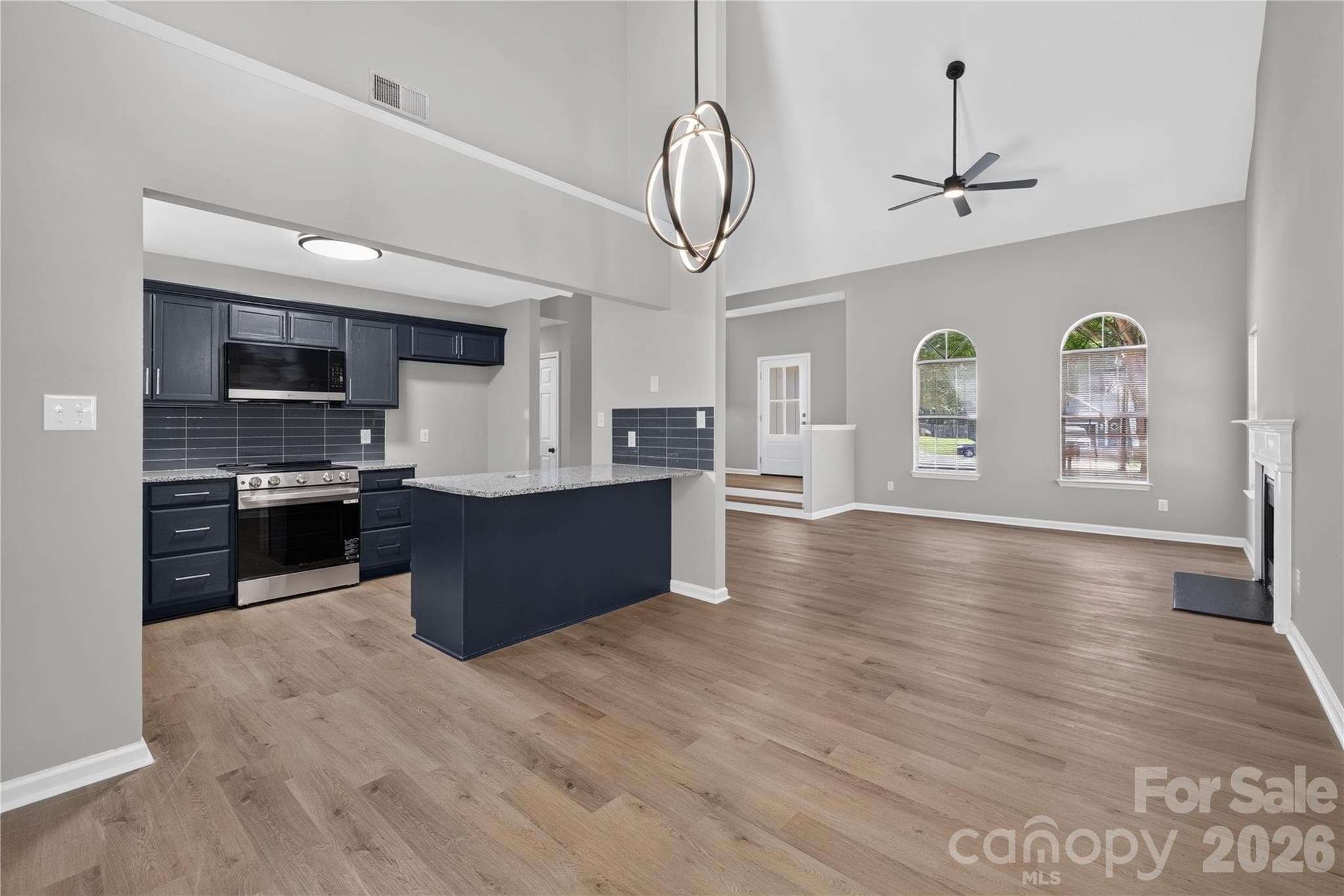 Single Family Residence at 702 Foxborough Road, Charlotte, photo 6 of 28