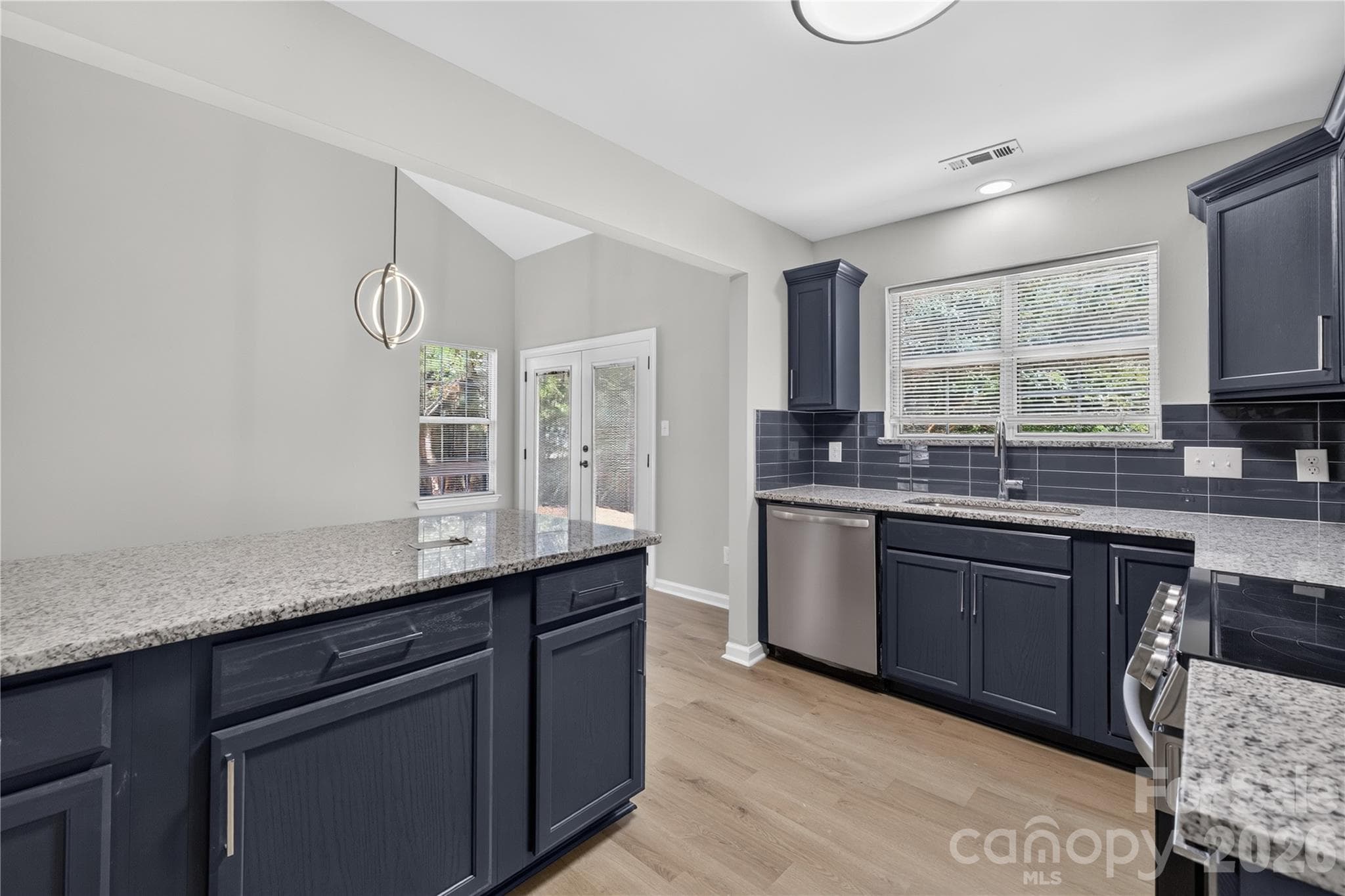 Single Family Residence at 702 Foxborough Road, Charlotte, photo 10 of 28