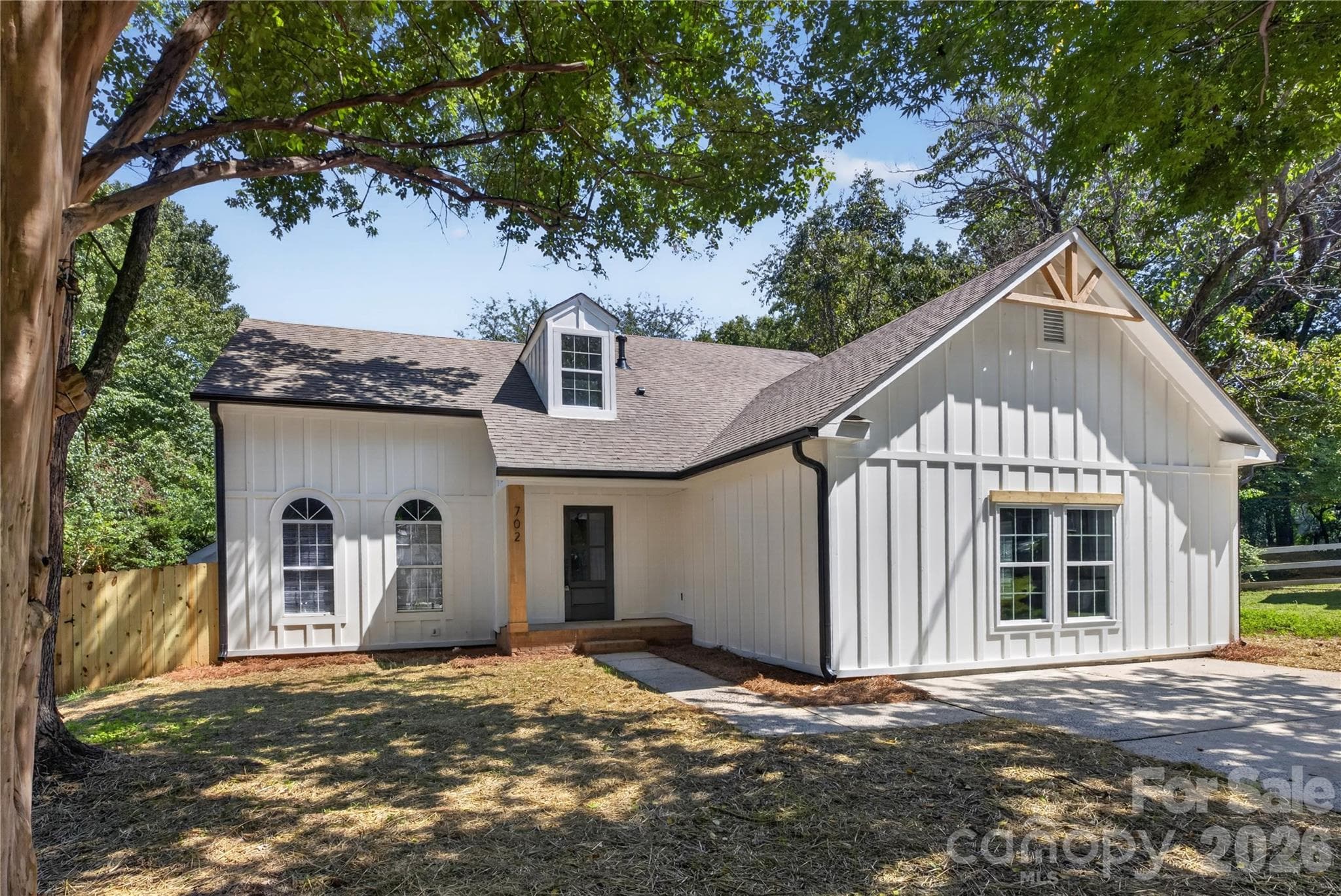 Single Family Residence at 702 Foxborough Road, Charlotte, photo 27 of 28