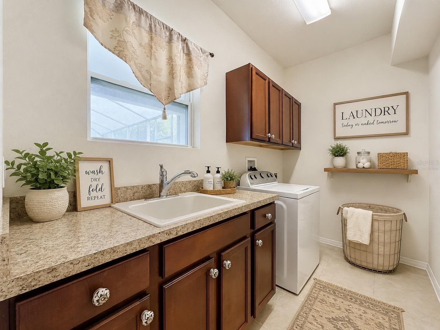 virtually staged - 3012 SAN LEO DR, ORLANDO