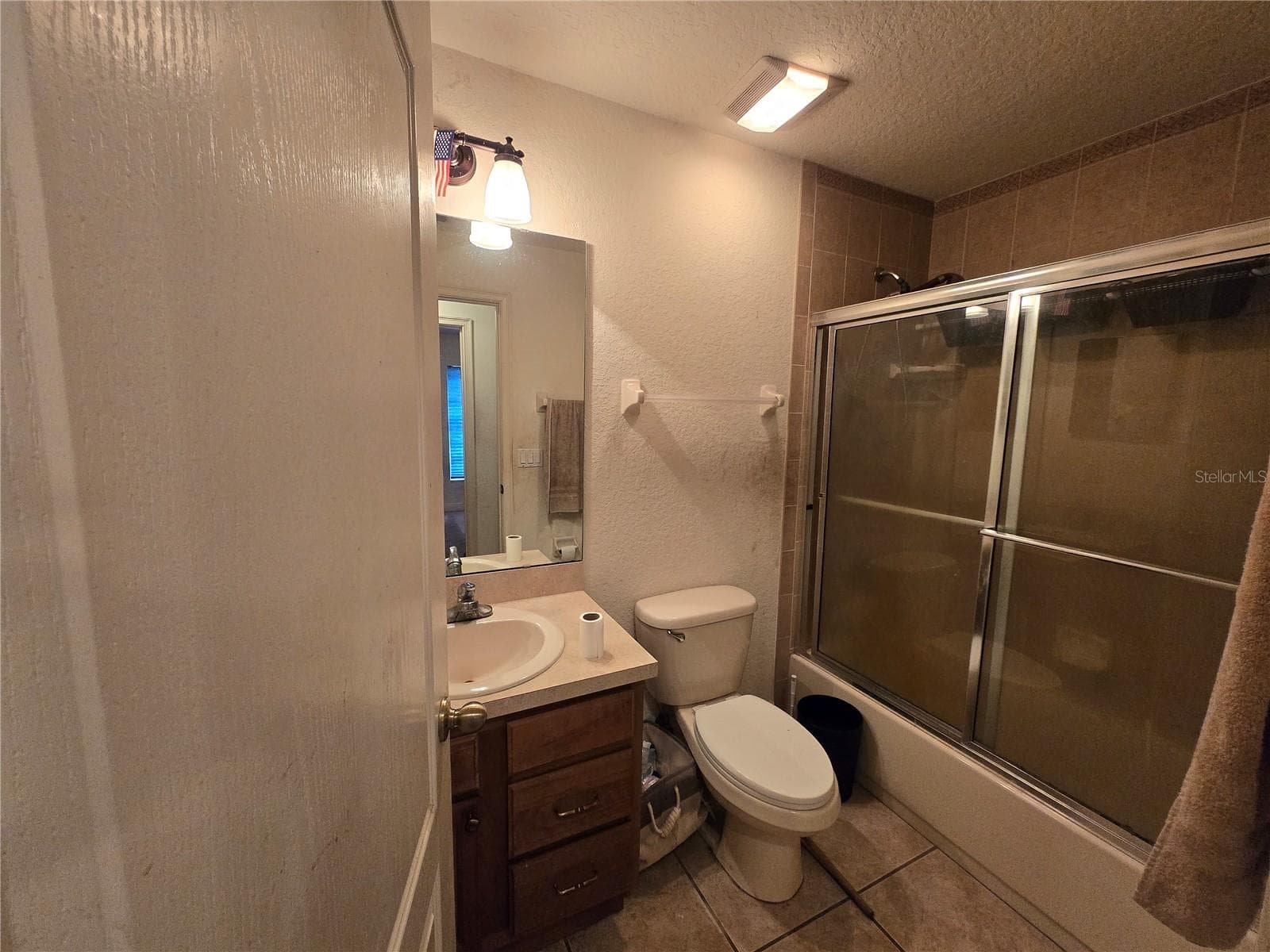 Hall Bath - 1715 9TH AVE, DELAND