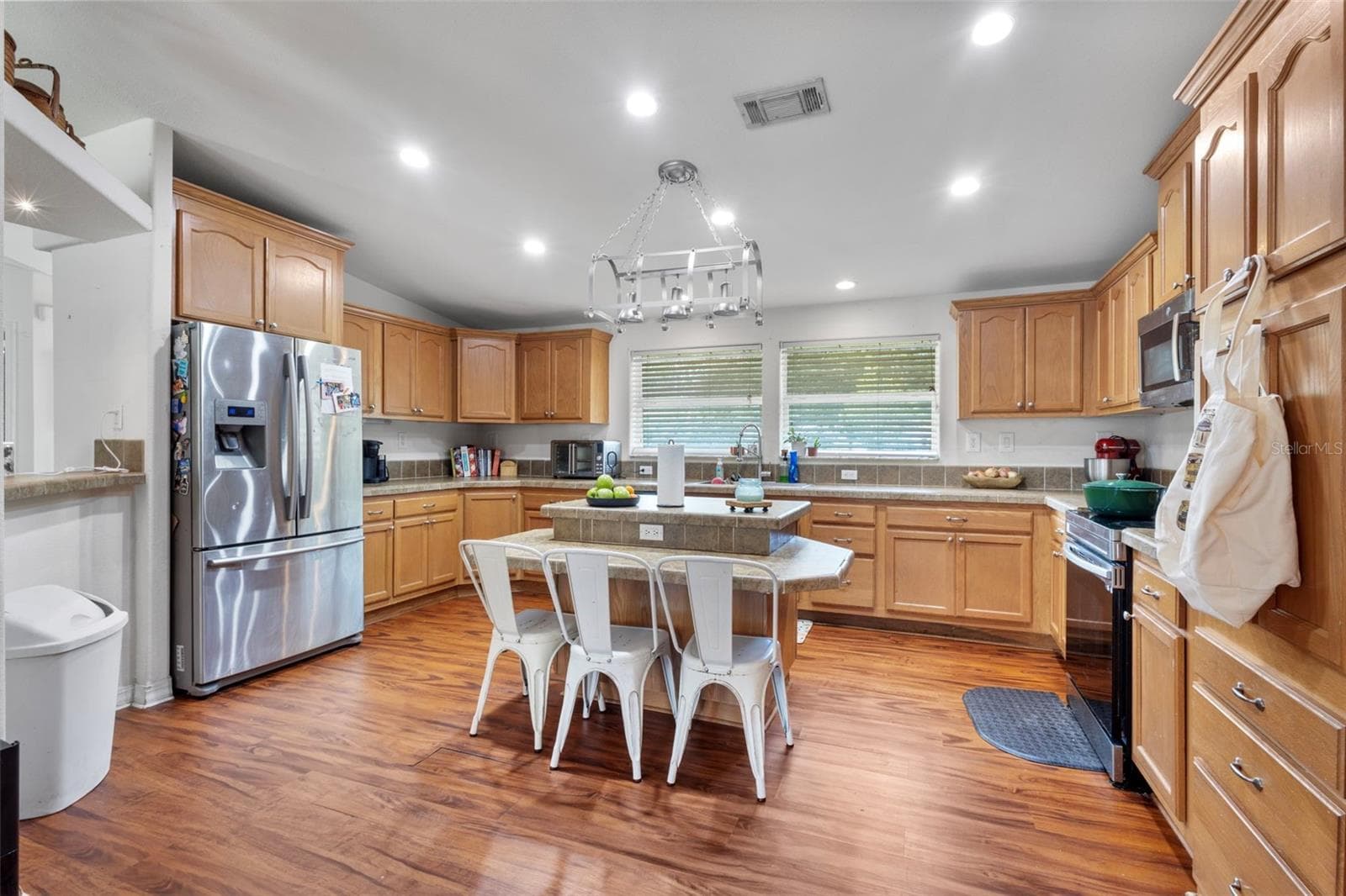Manufactured Home at 17171 NW 80TH TER, TRENTON, photo 2 of 33