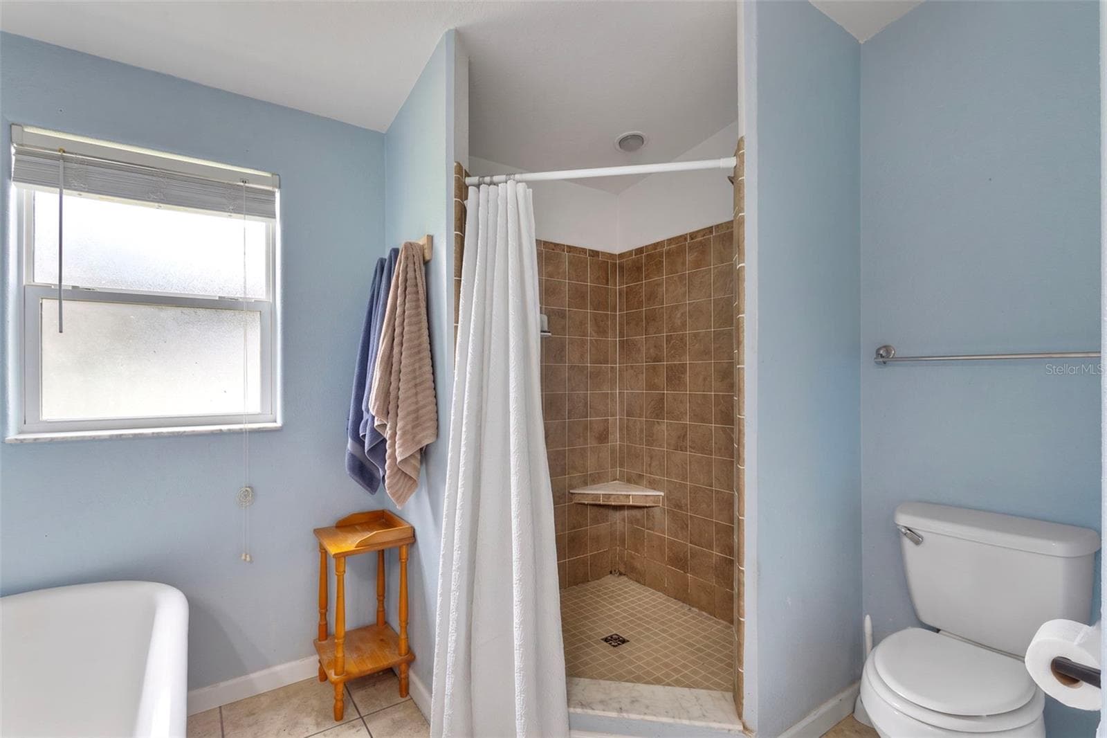 Manufactured Home at 17171 NW 80TH TER, TRENTON, photo 17 of 33