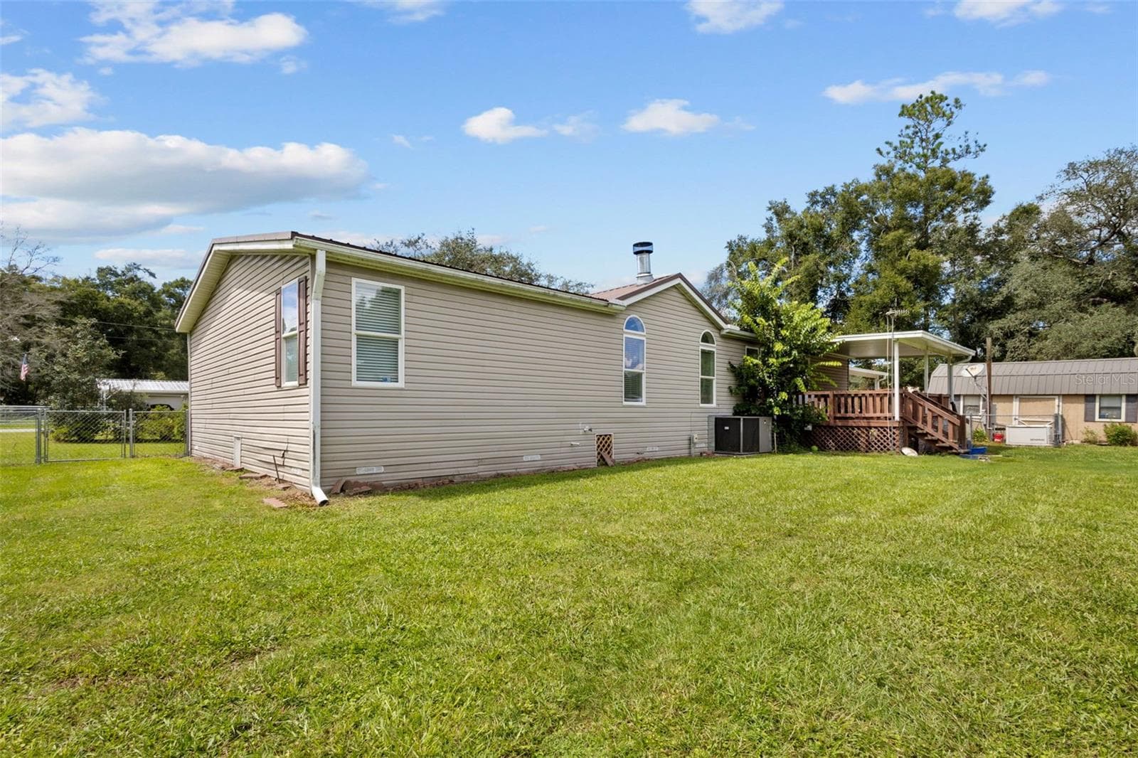 Manufactured Home at 17171 NW 80TH TER, TRENTON, photo 23 of 33