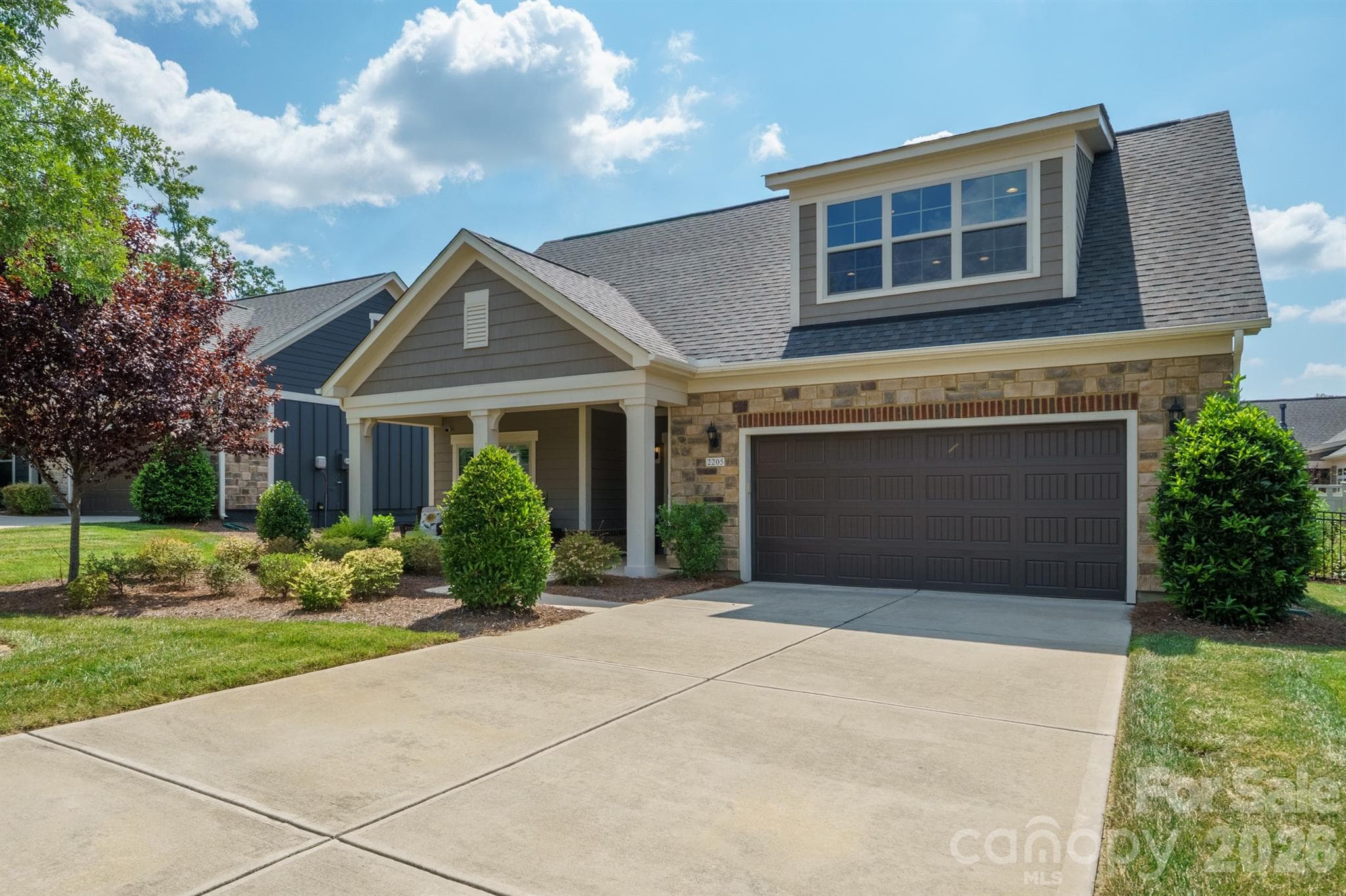 Single Family Residence at 2205 Lincolnshire Lane, Waxhaw, photo 2 of 39