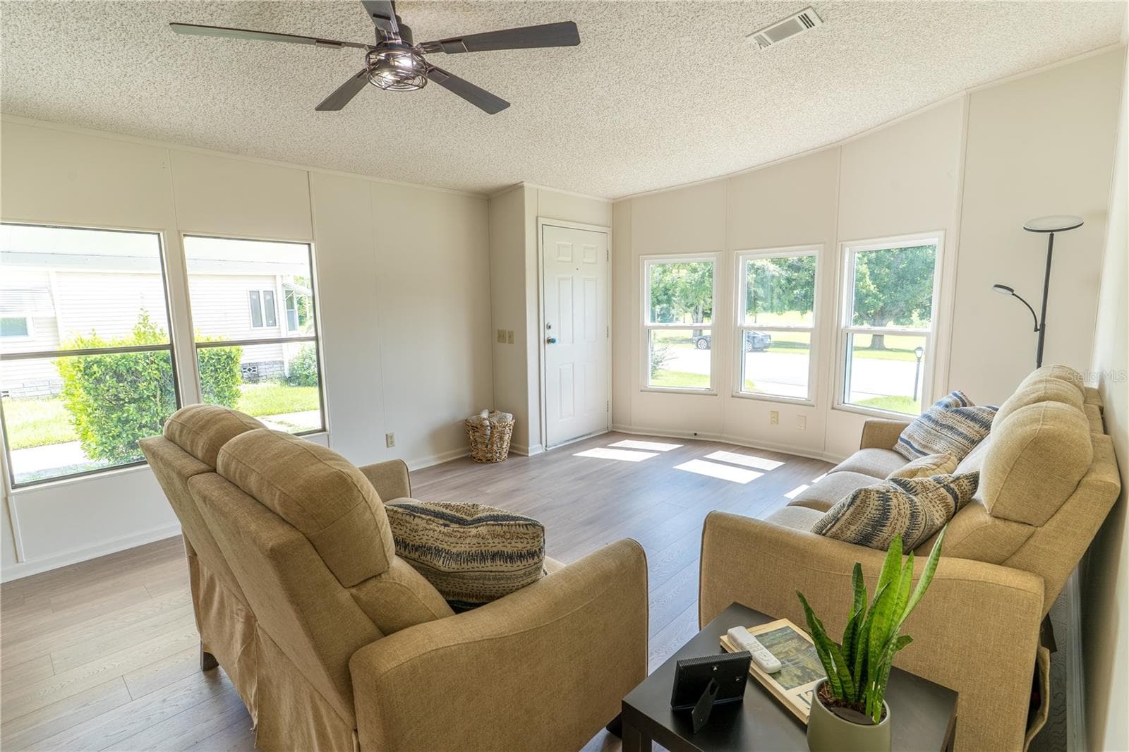 Manufactured Home at 2693 CAYMAN CIR #R41, ZELLWOOD, photo 5 of 38