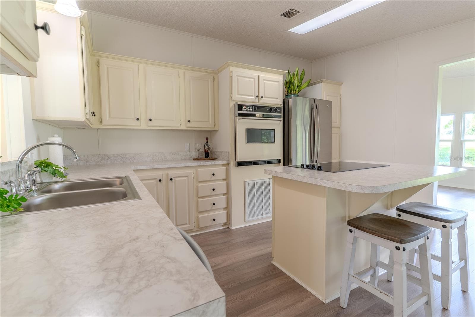 Manufactured Home at 2693 CAYMAN CIR #R41, ZELLWOOD, photo 9 of 38