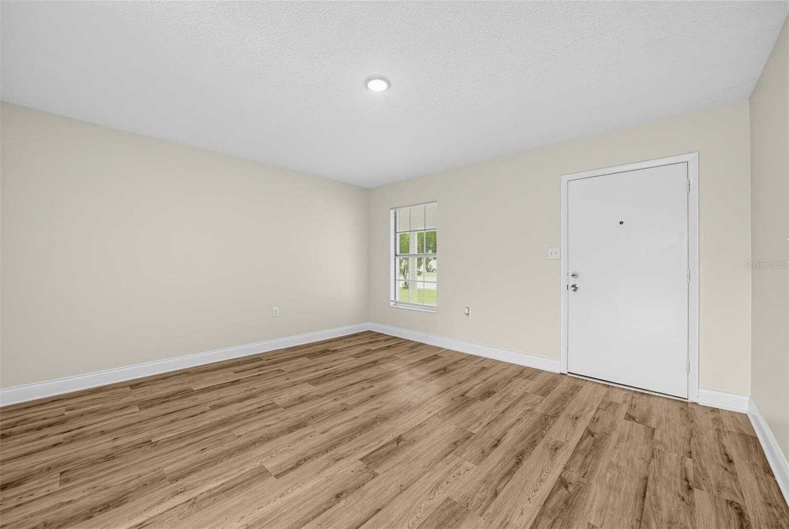 Single Family Residence at 5635 STULL AVE, ORLANDO, photo 3 of 20