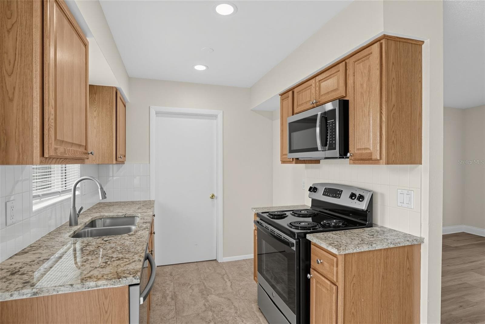 Single Family Residence at 5635 STULL AVE, ORLANDO, photo 9 of 20