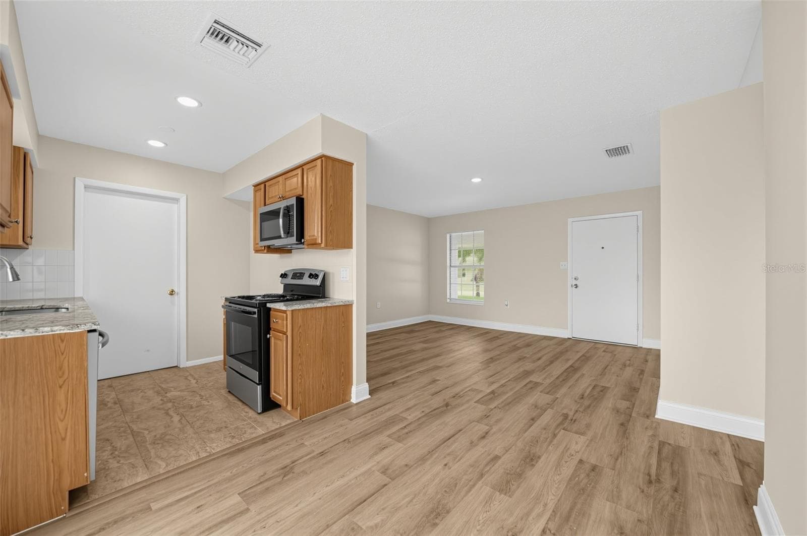 Single Family Residence at 5635 STULL AVE, ORLANDO, photo 10 of 20