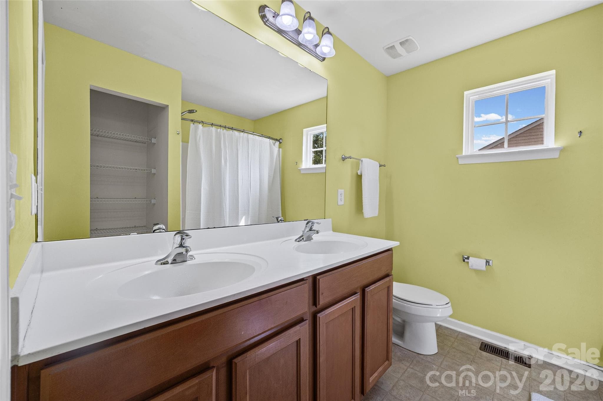 Single Family Residence at 3011 Rhododendron Place, Lake Wylie, photo 23 of 33