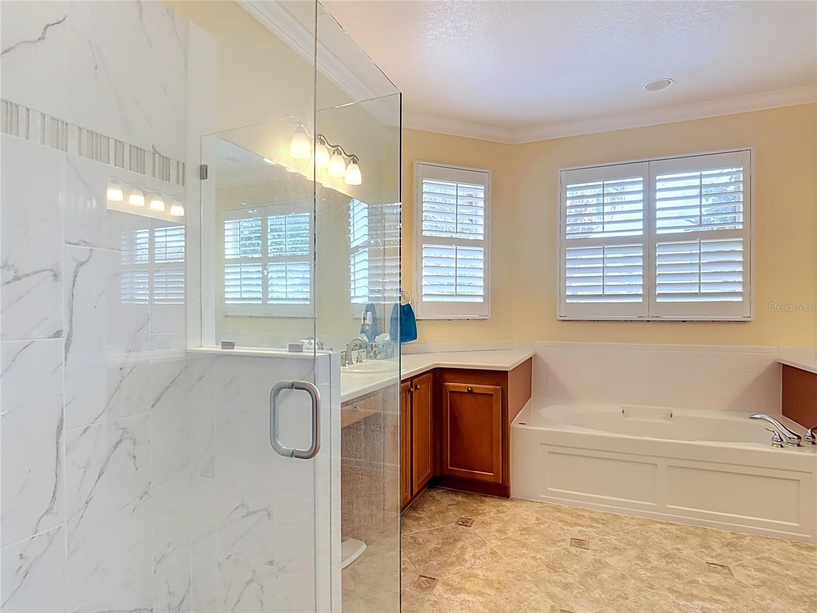 Shower & Soaking Tub - 320 SORRENTO RD, POINCIANA