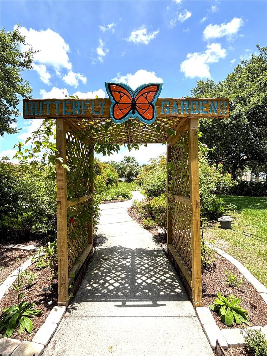 Butterfly garden - 320 SORRENTO RD, POINCIANA