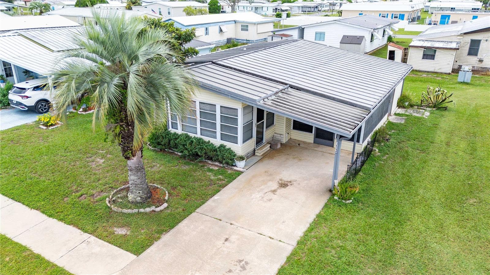 Manufactured Home at 36346 LE SABRE WAY, ZEPHYRHILLS, photo 2 of 37
