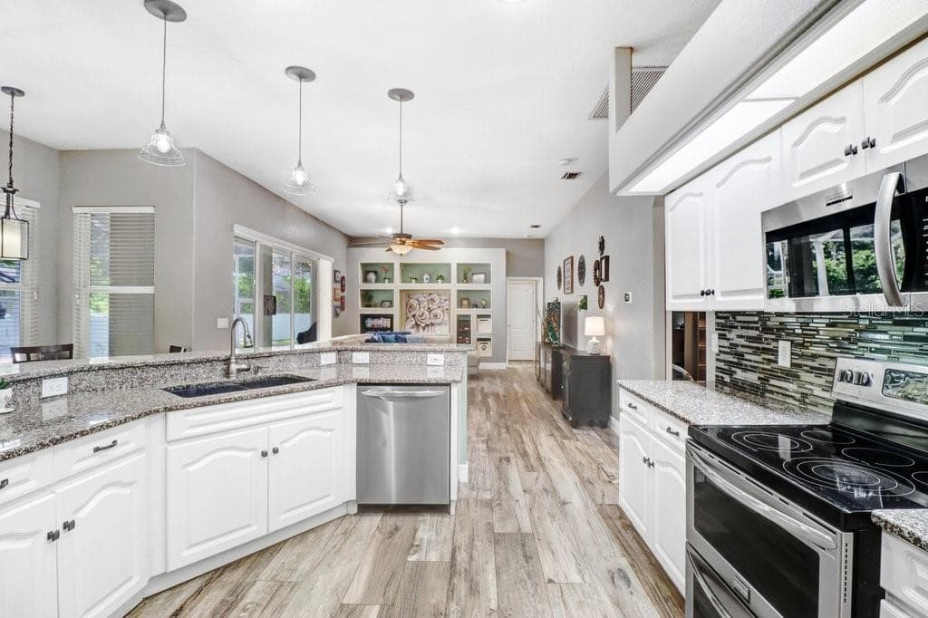 Single Family Residence at 2203 VALRICO FOREST DR, VALRICO, photo 5 of 41