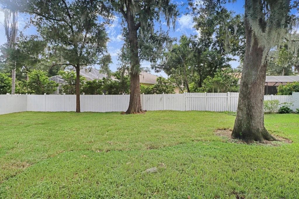 Single Family Residence at 2203 VALRICO FOREST DR, VALRICO, photo 33 of 41