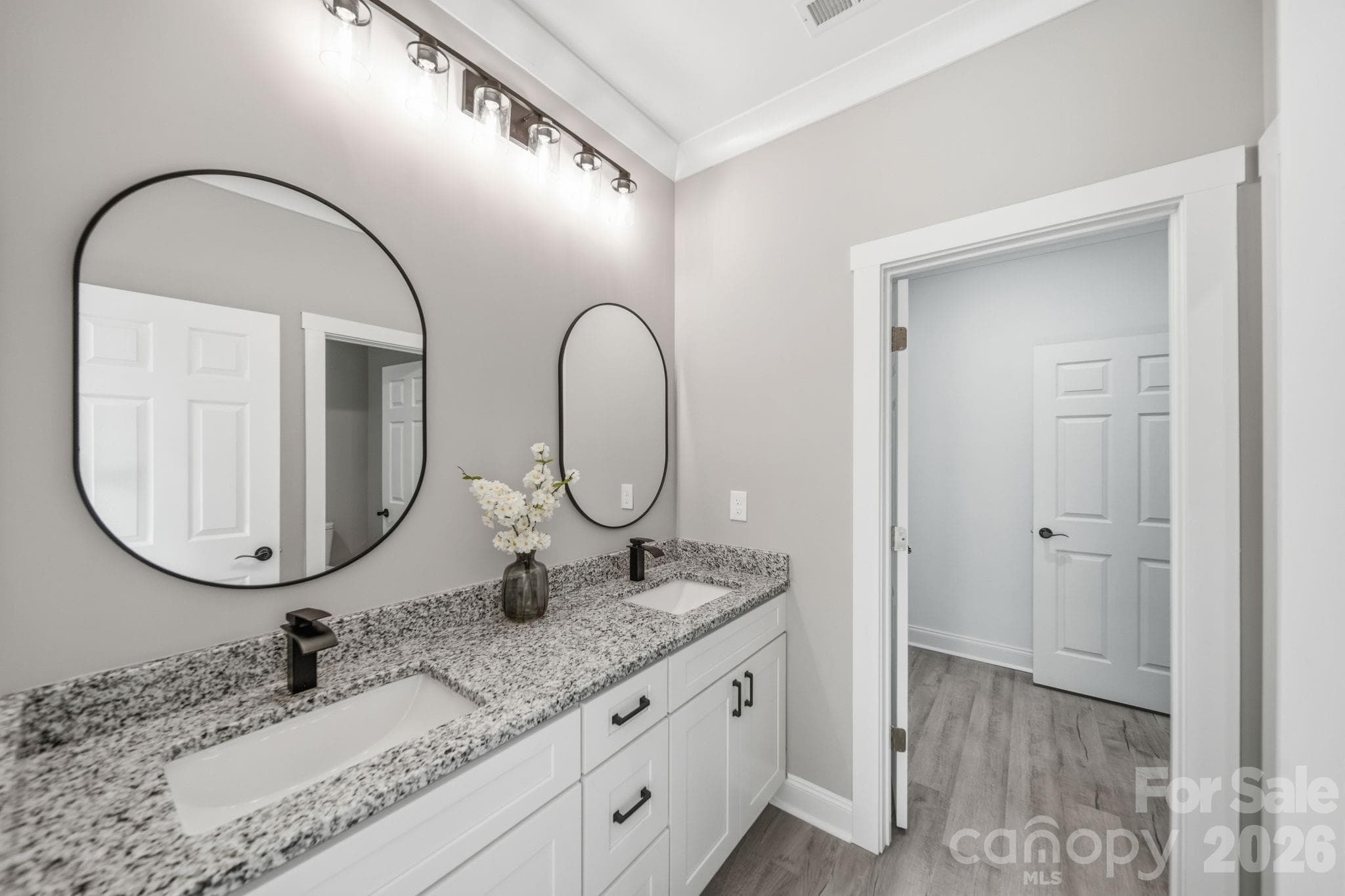 Primary ensuite - 1445 Kingsley Drive, Albemarle